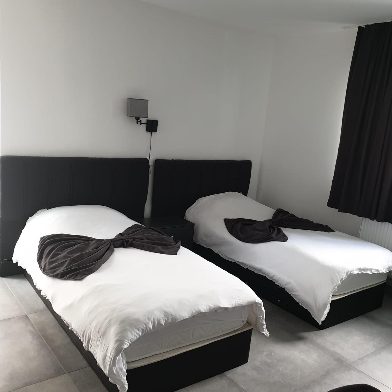 Double Room - Photo 4