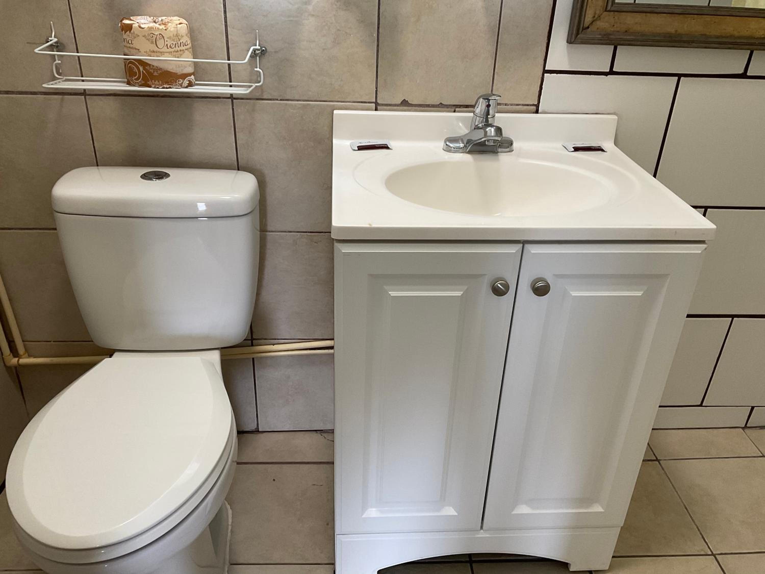 Standard Single Room with Shower photo 3