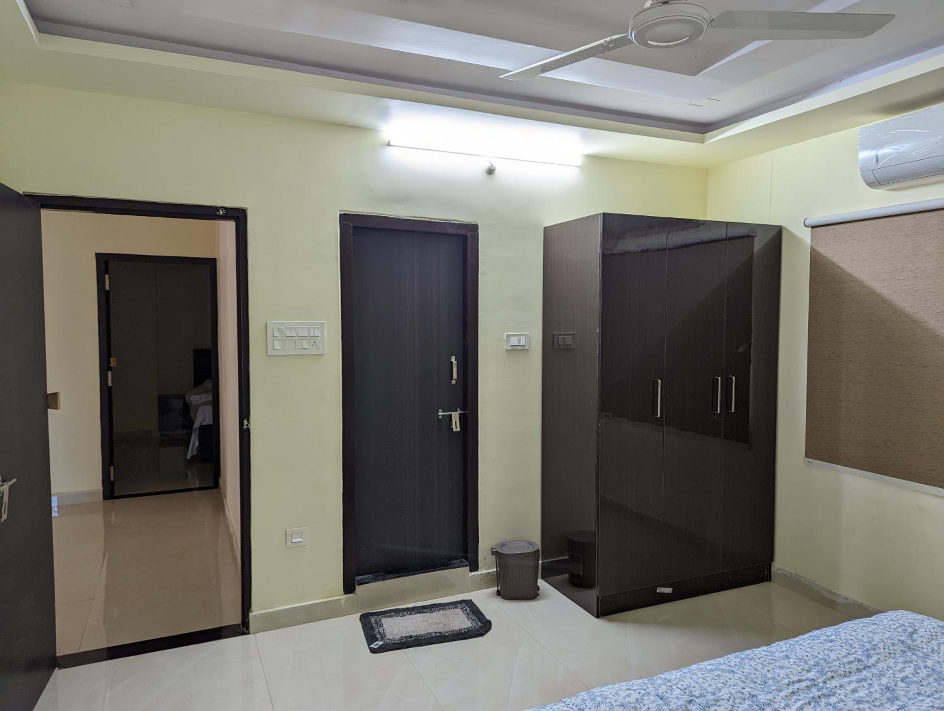 Three-Bedroom Apartment photo 1