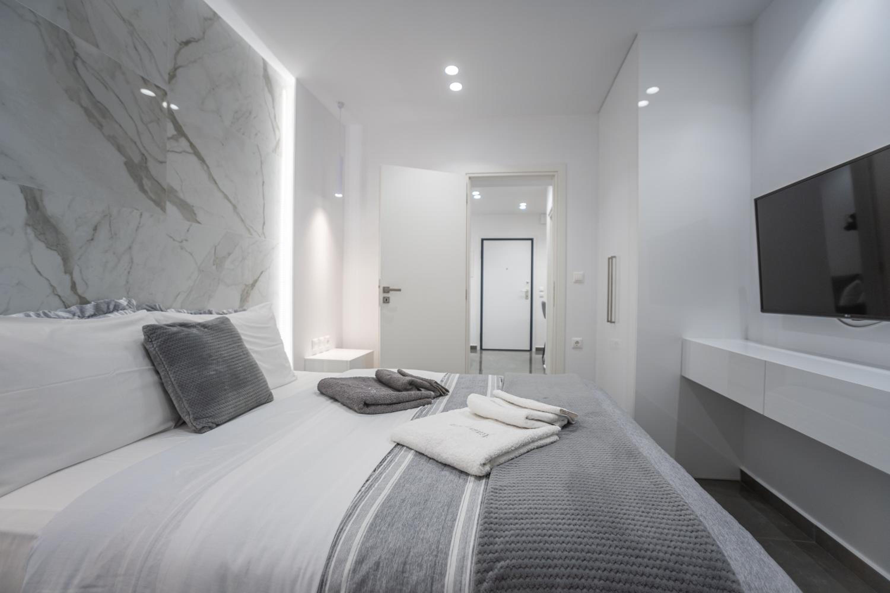 One-Bedroom Apartment - Photo 14