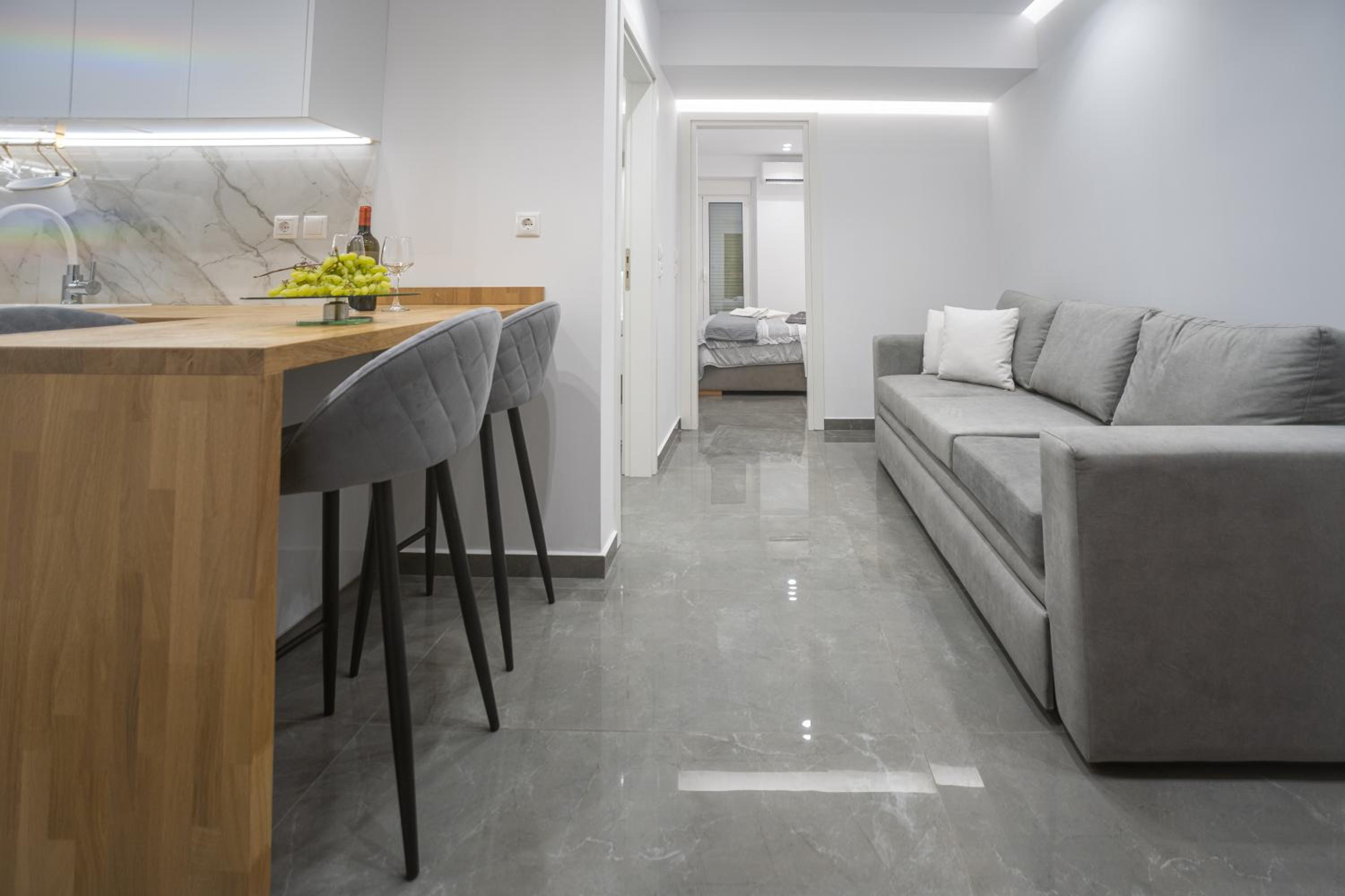 One-Bedroom Apartment - Photo 6