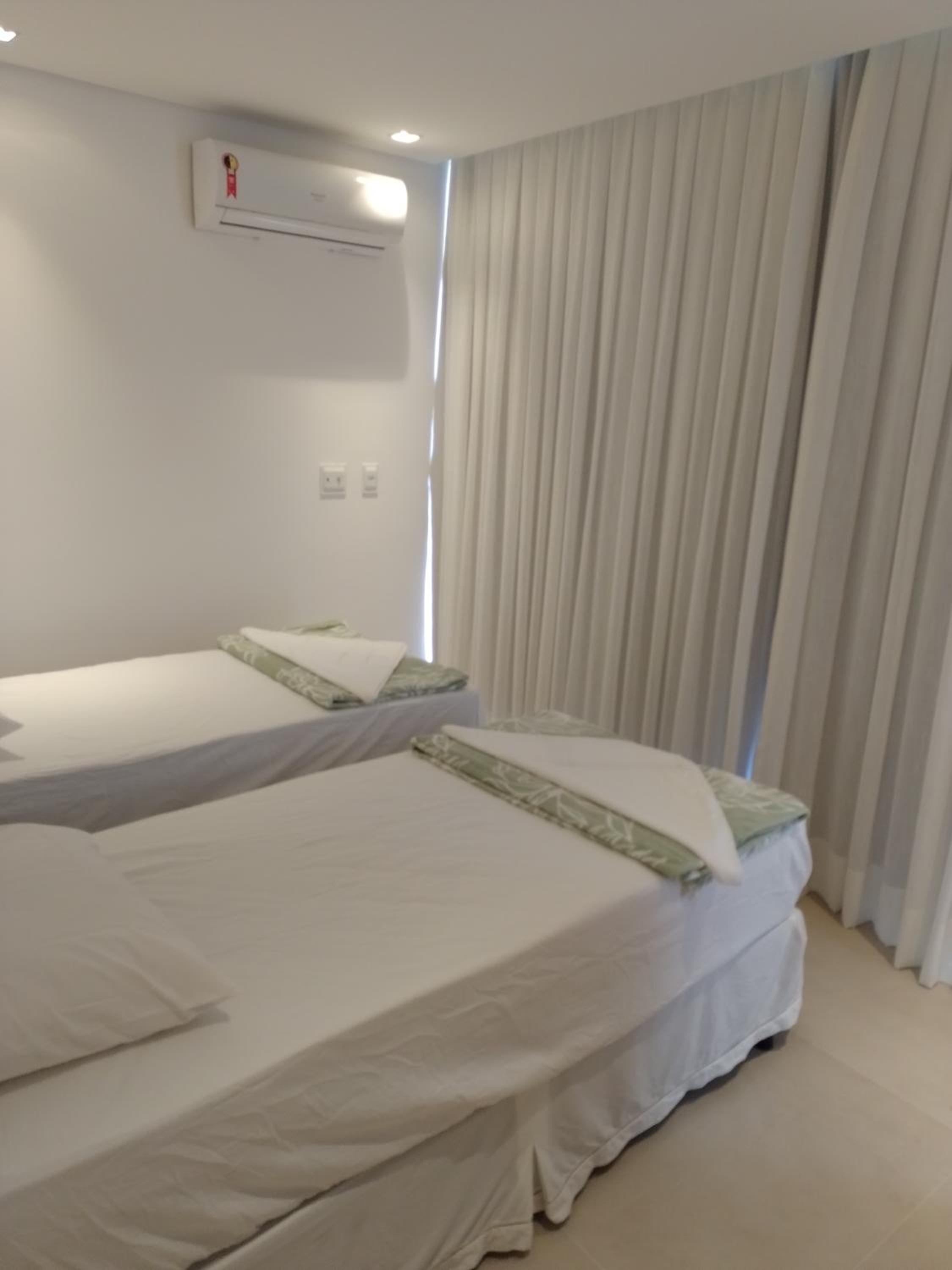 Seven-Bedroom House photo 1