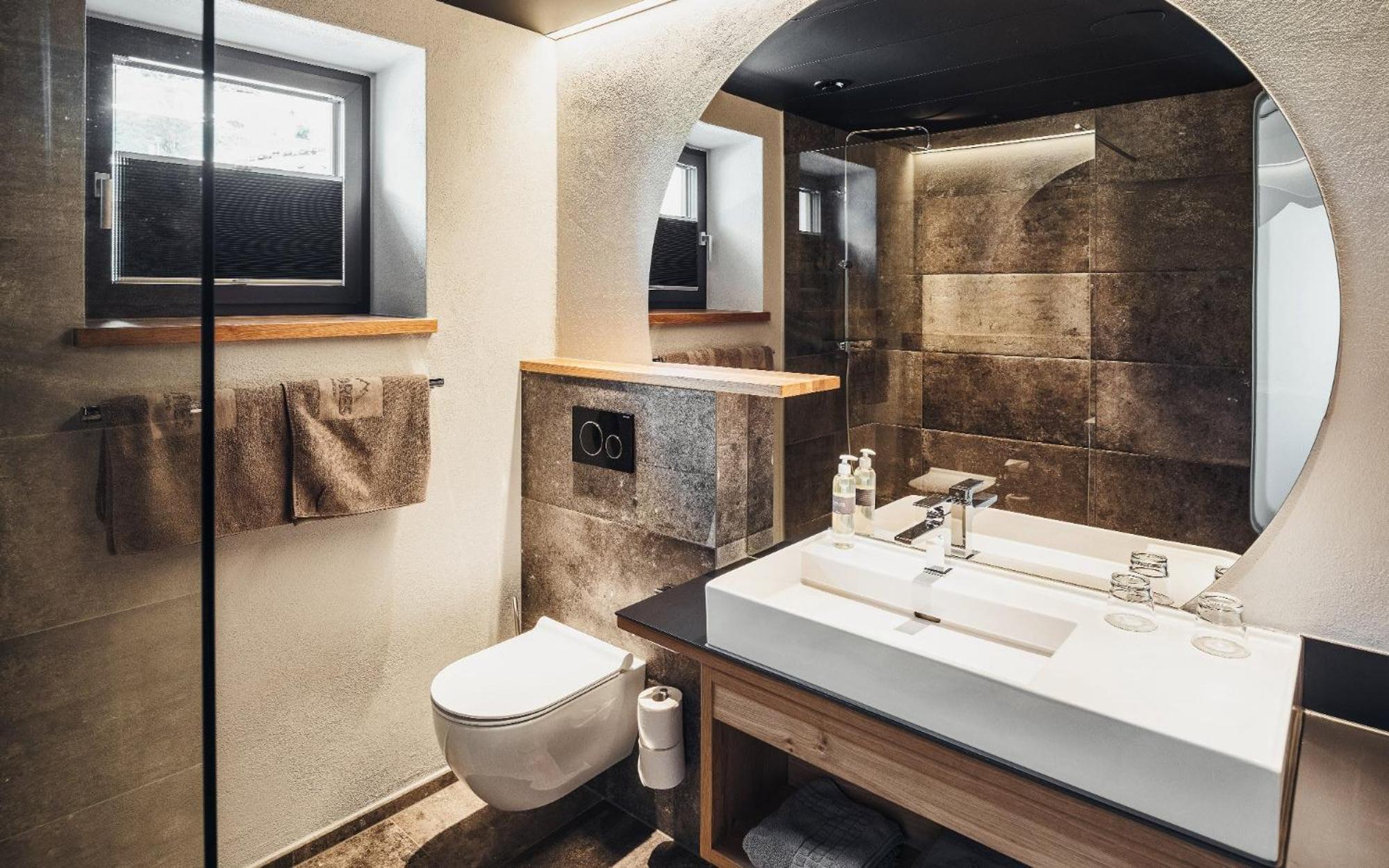 Suite with Balcony - Photo 3