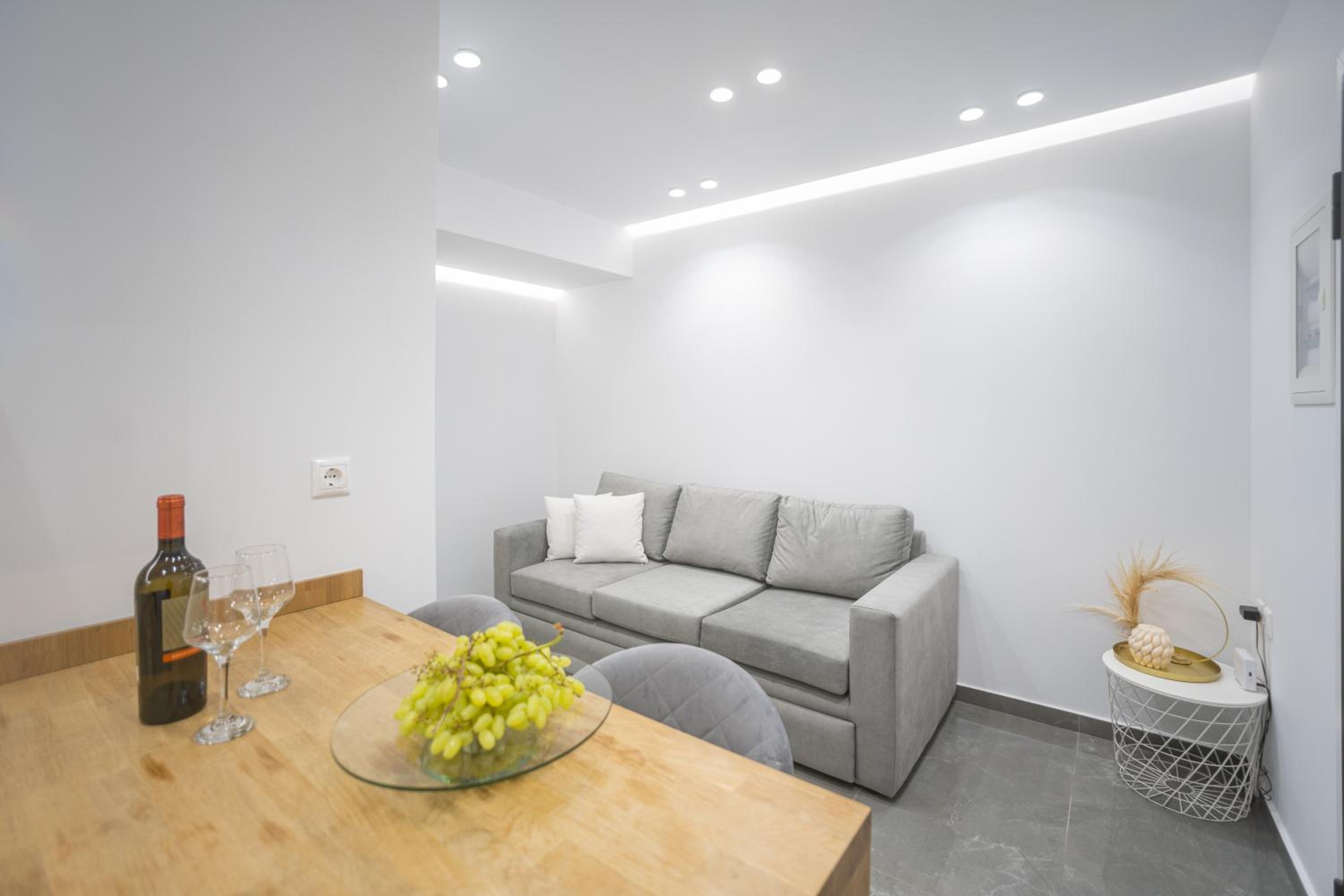 One-Bedroom Apartment - Photo 25