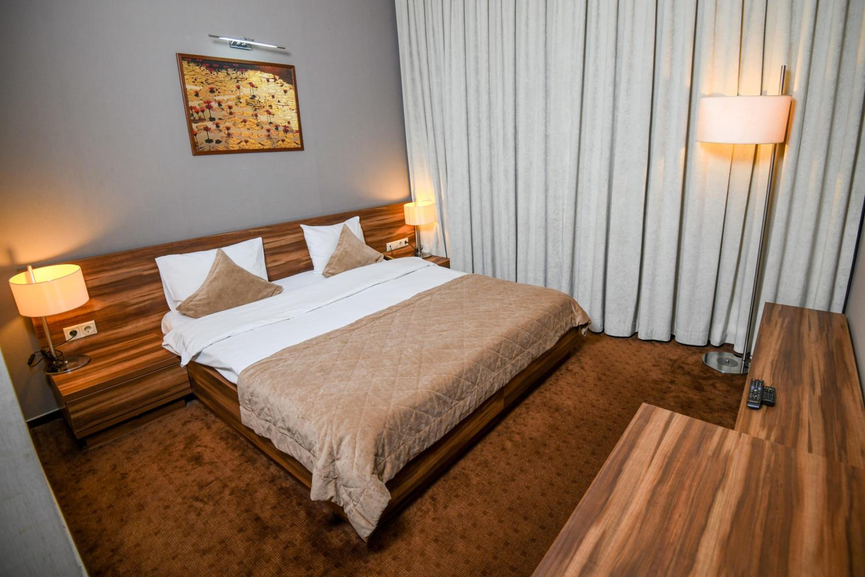 Budget Double Room photo 3