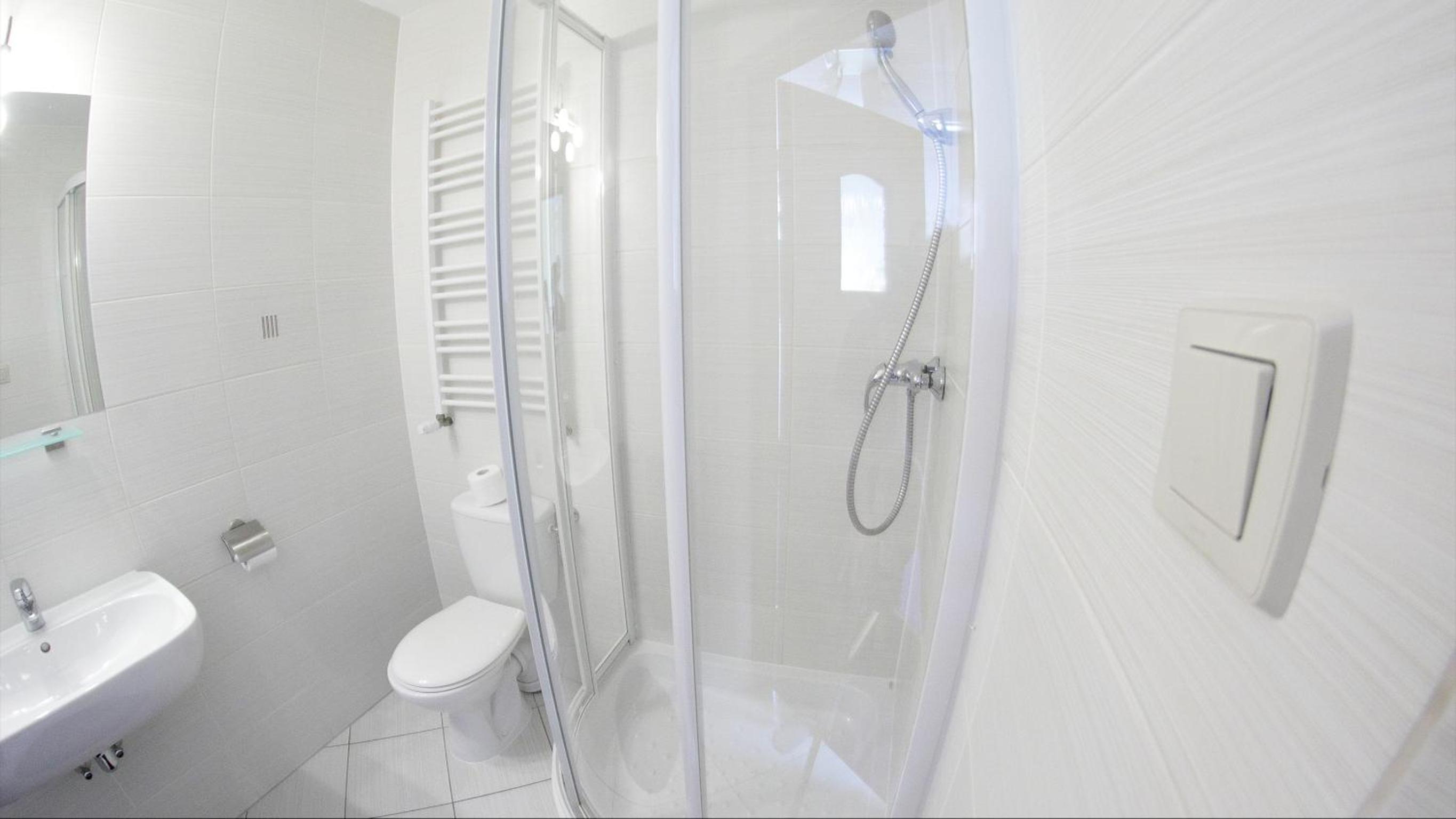 Double or Twin Room - Photo 4