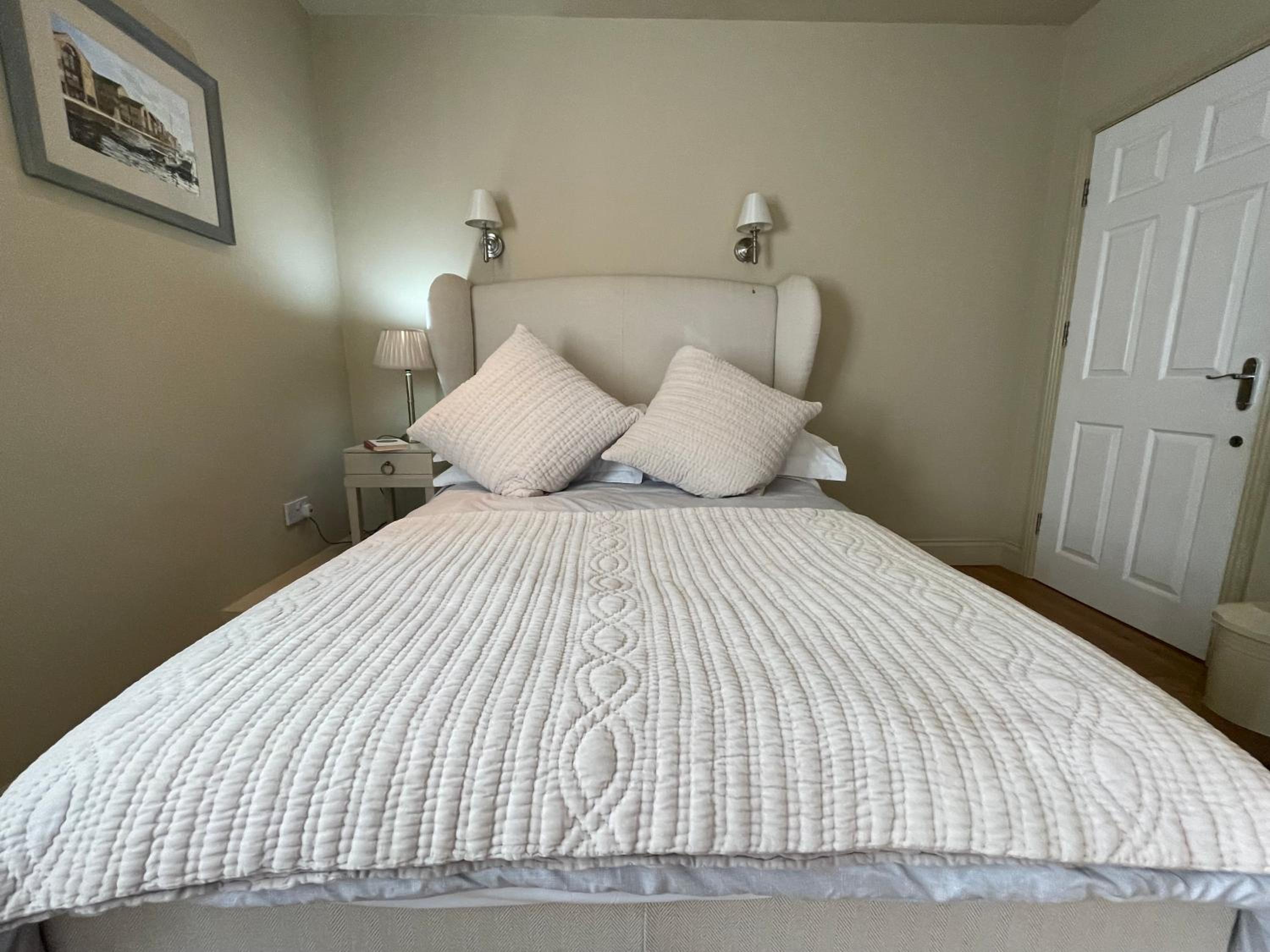 Double Room with Private Bathroom photo 2