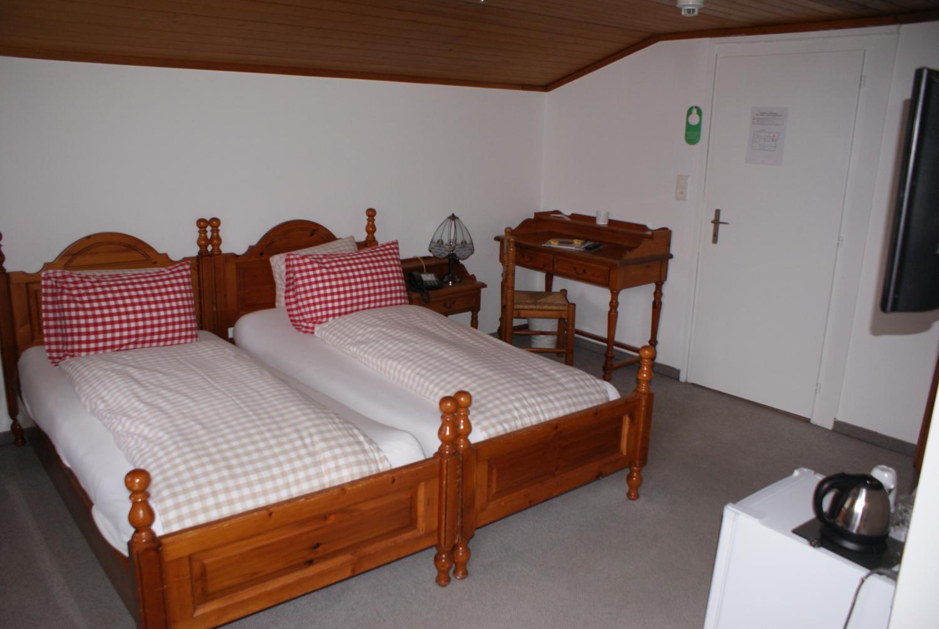 Standard Double or Twin Room - Photo 5