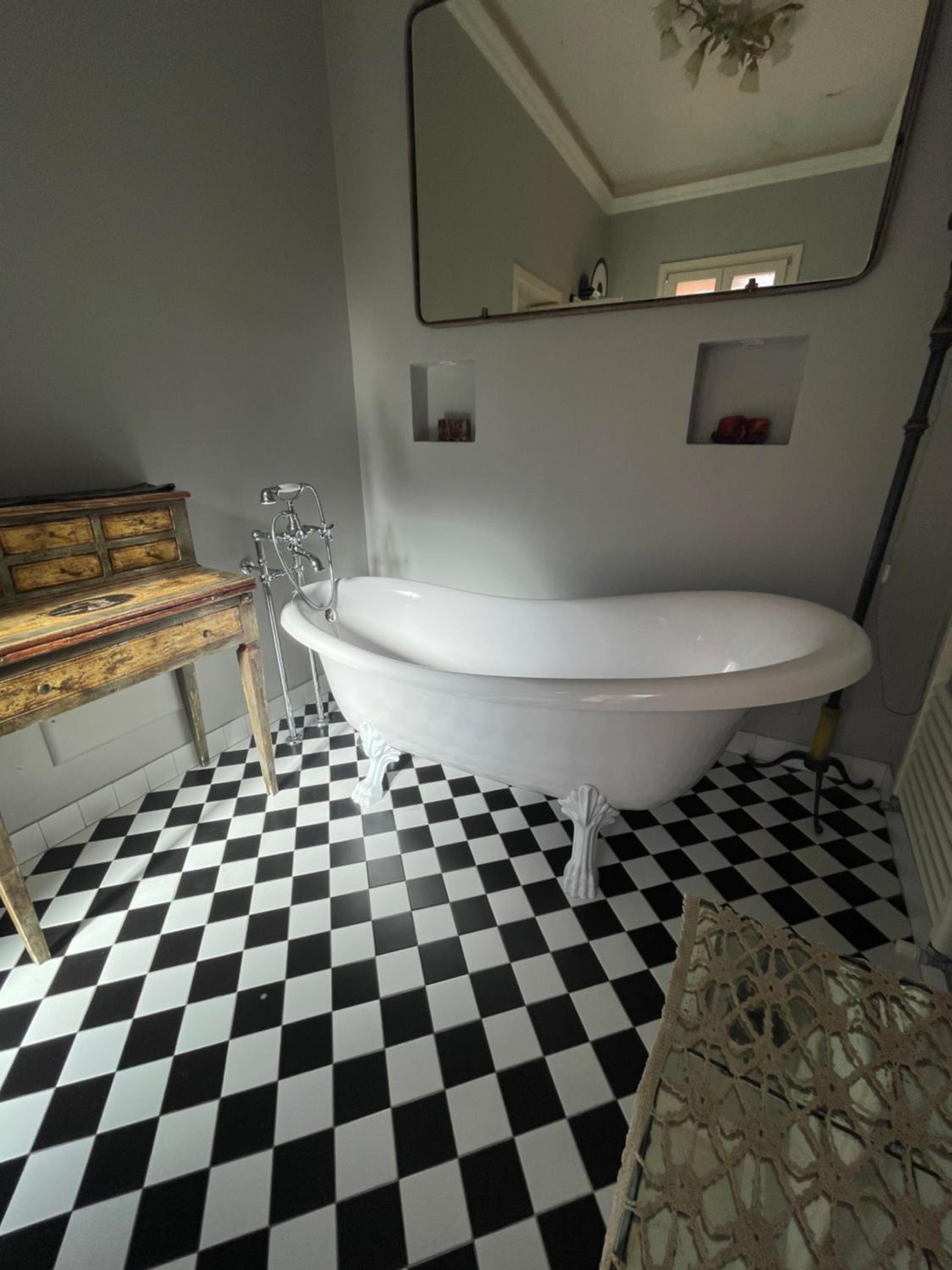 Two-Bedroom House - Photo 8