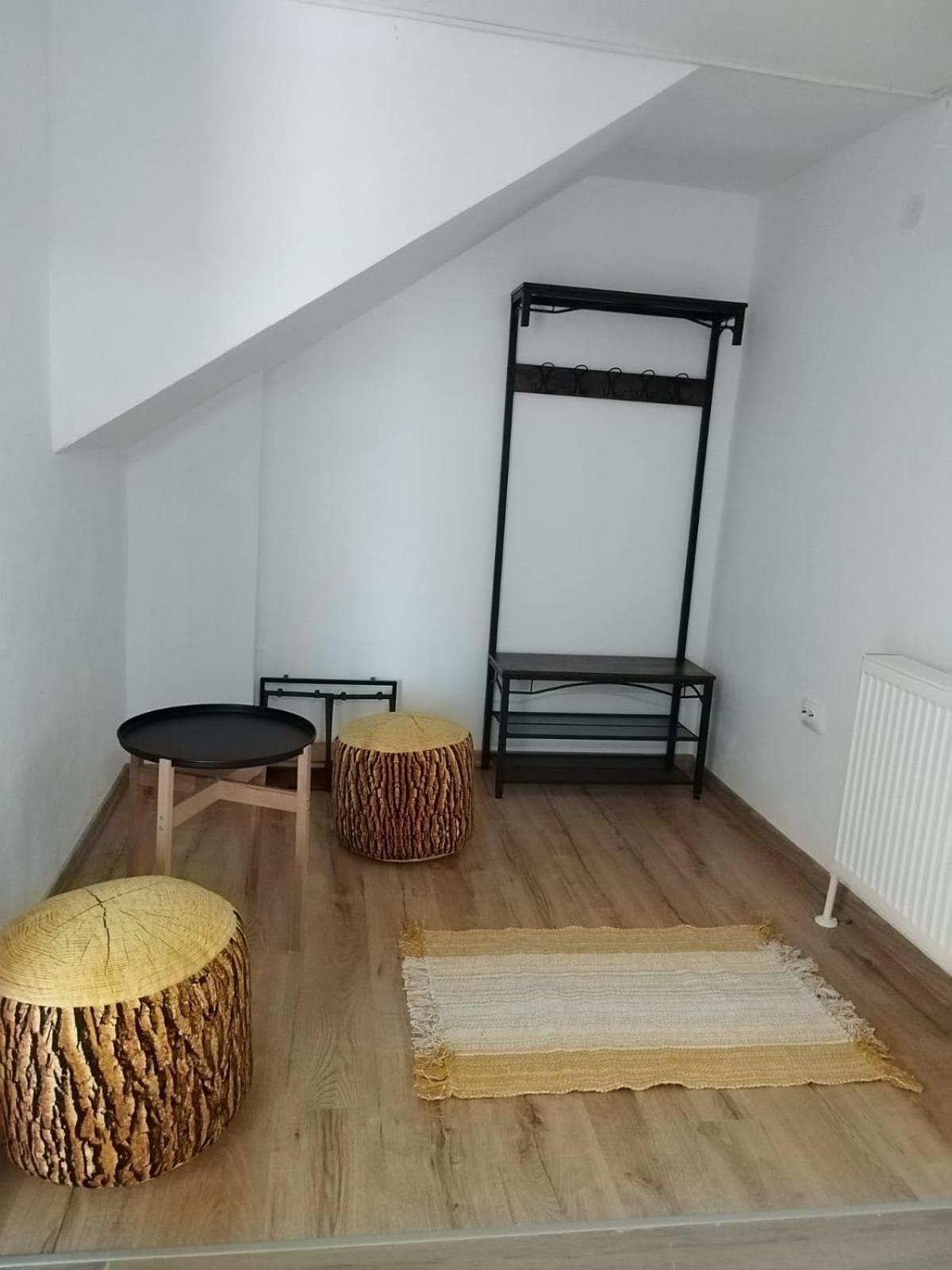 One-Bedroom Apartment - Photo 4