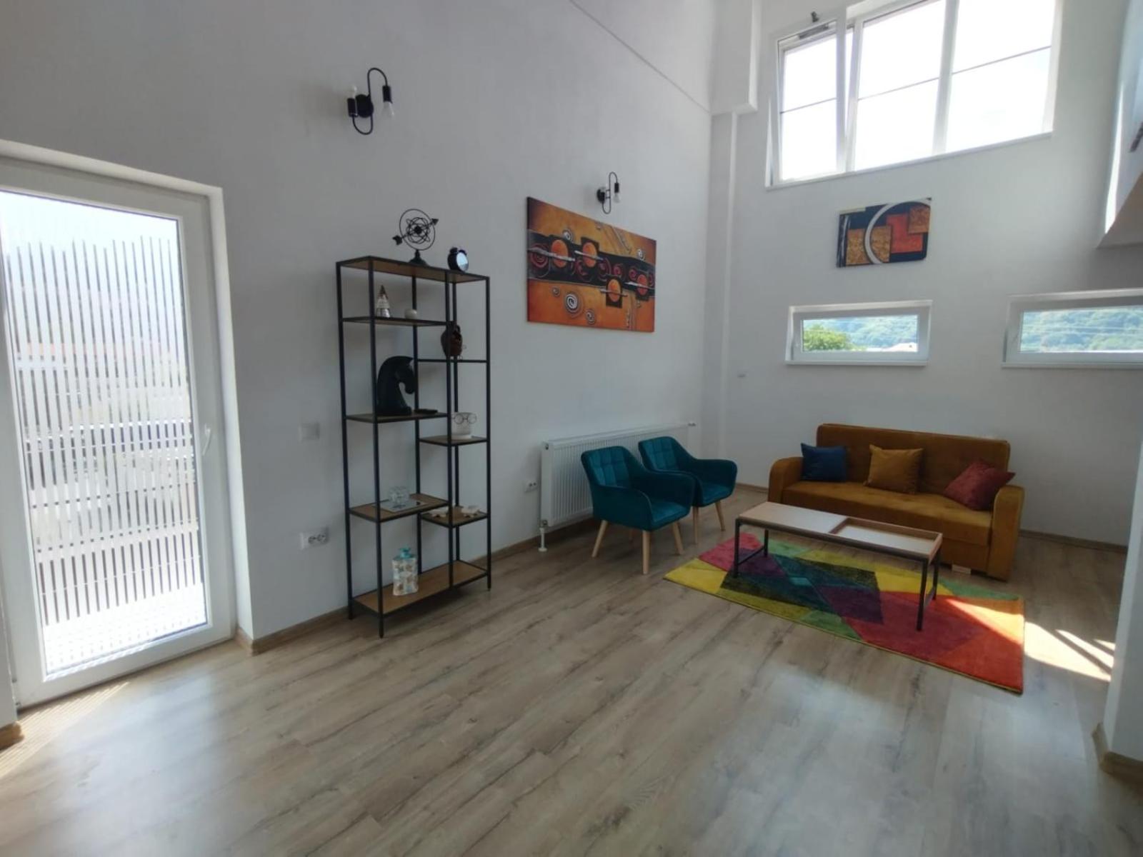 One-Bedroom Apartment - Photo 6