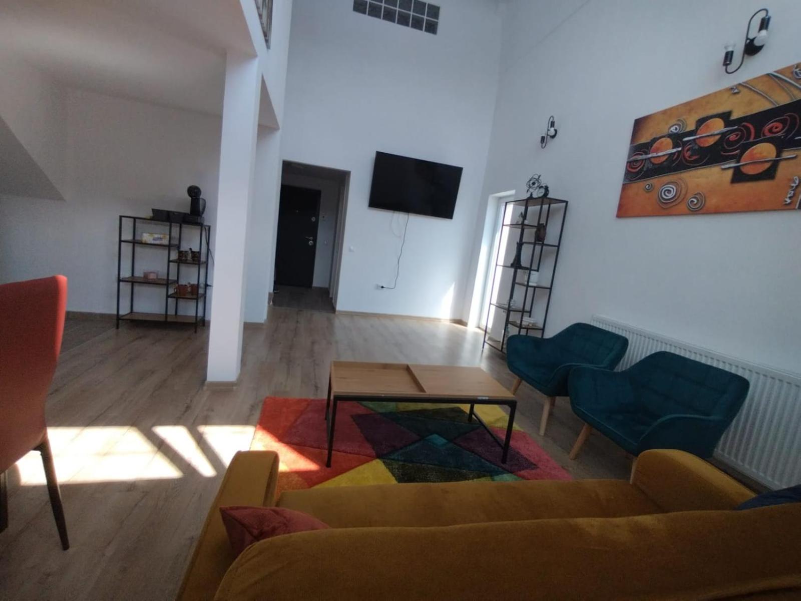 One-Bedroom Apartment - Photo 8