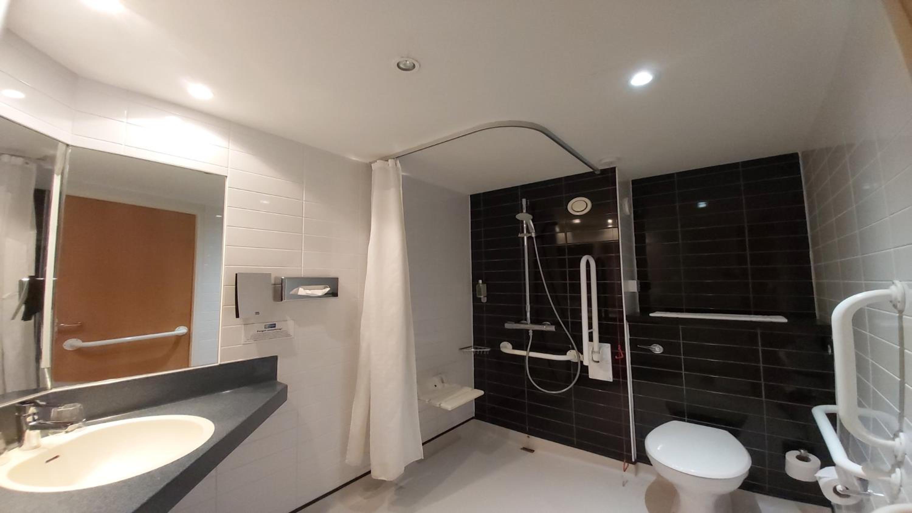 Double Room with Free Hot Breakfast - Accessible - Photo 5