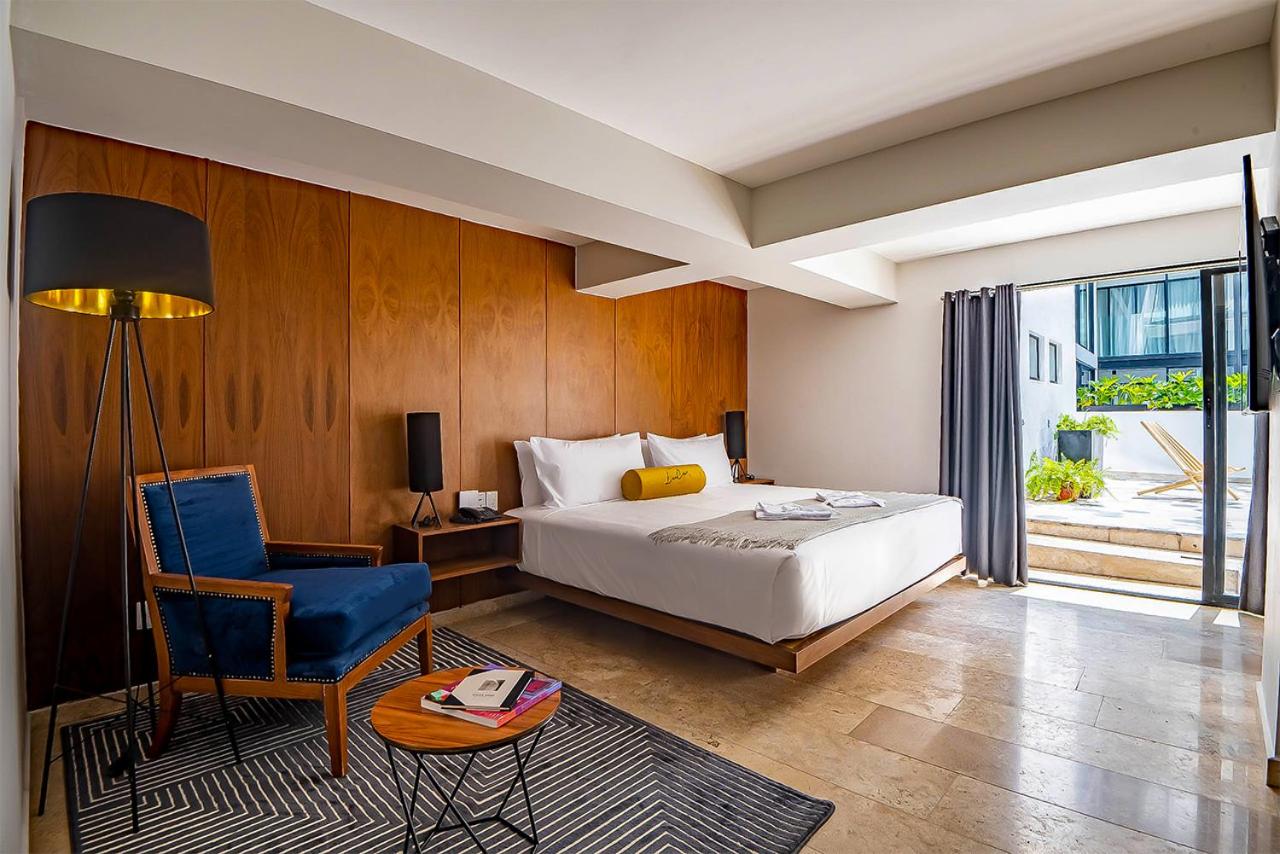 Suite with Balcony - Photo 2