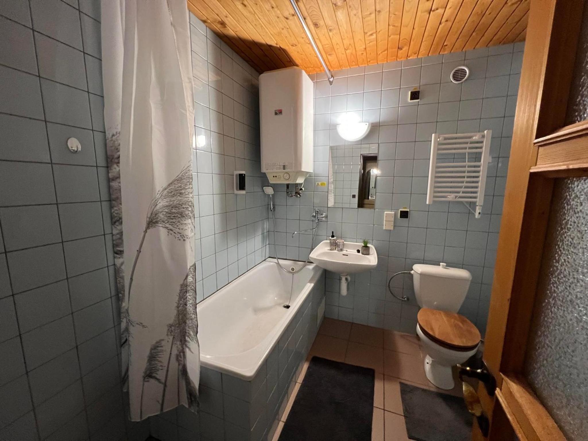 Double Room with Extra Bed - Photo 25