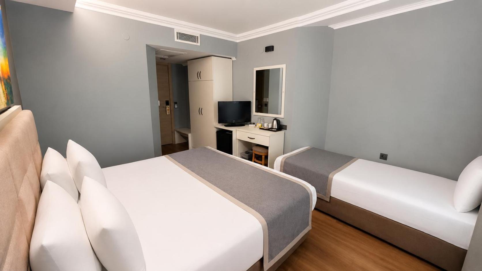 Deluxe Triple Room