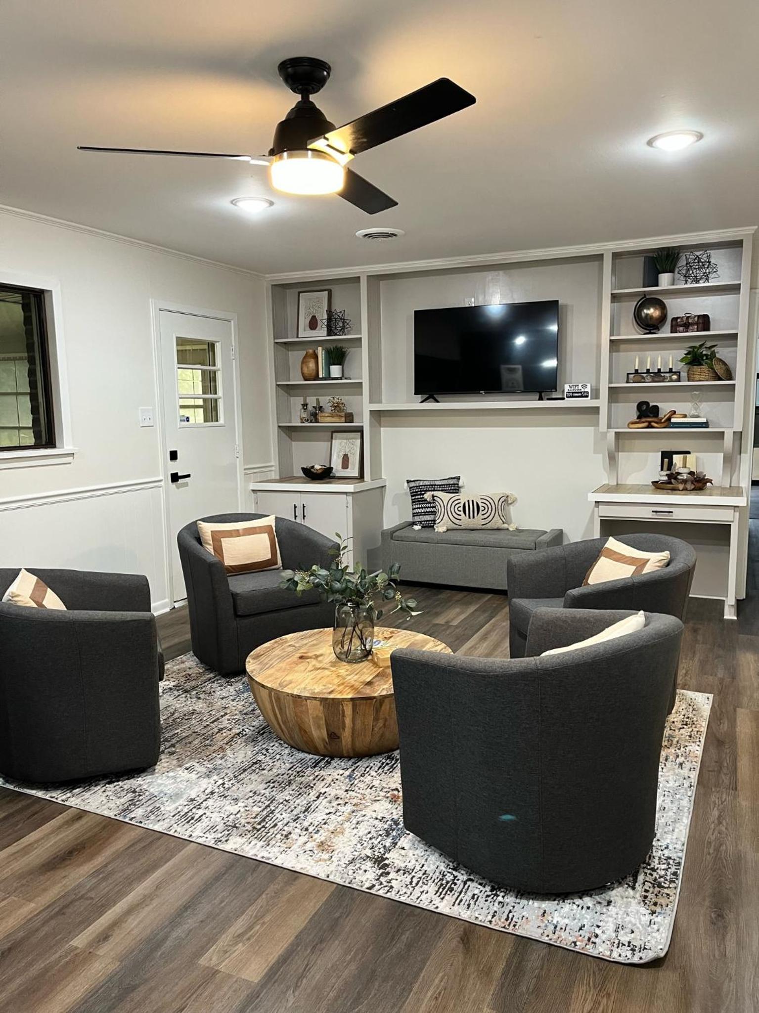 Three-Bedroom Villa photo 2