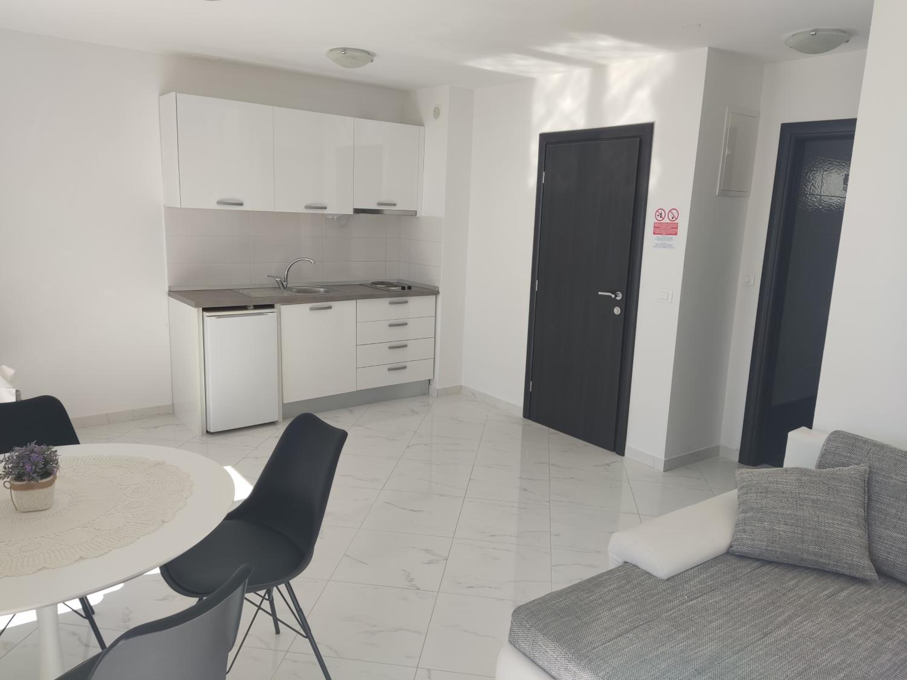 Deluxe Apartment - Photo 2