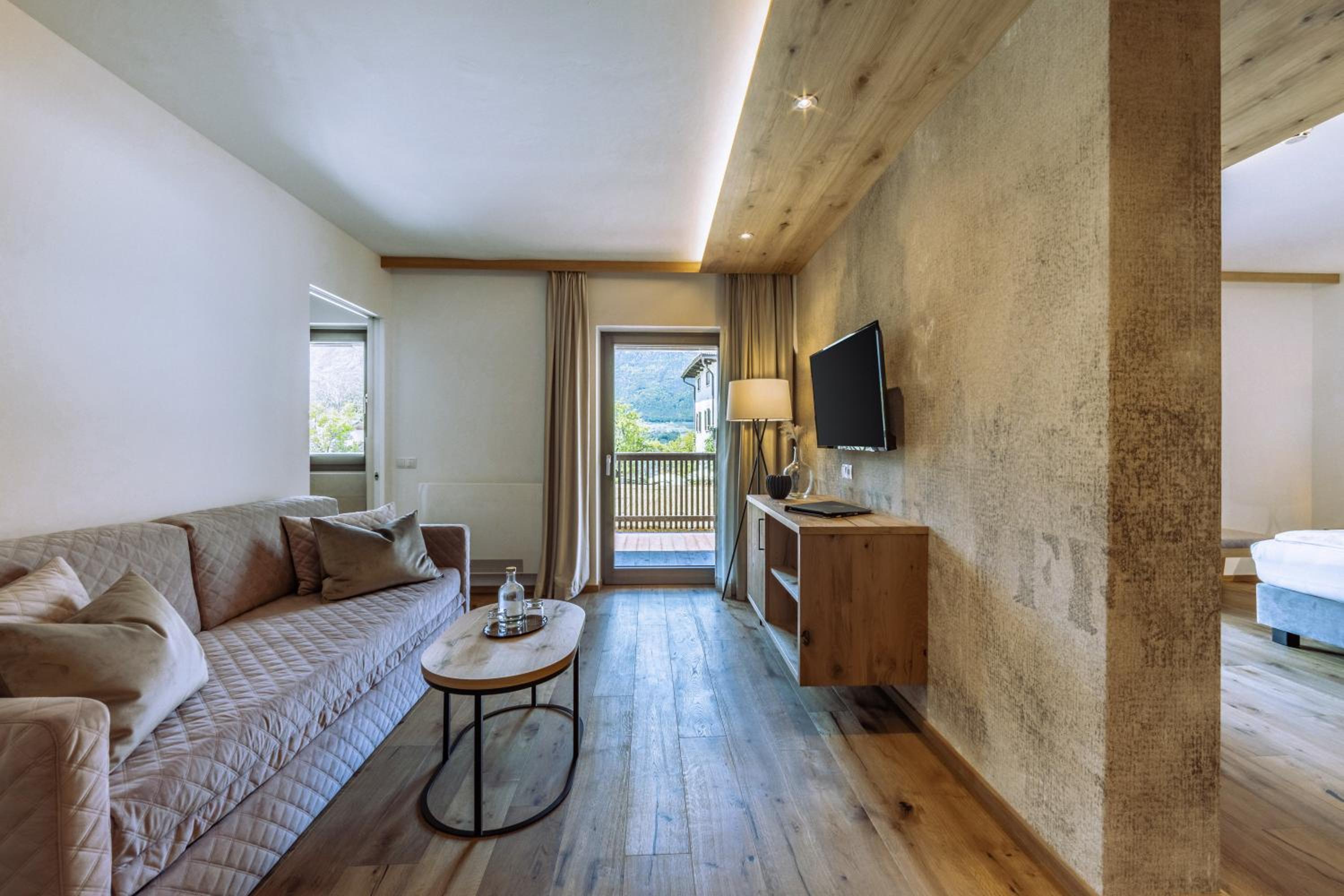 Deluxe Suite with Spa Bath