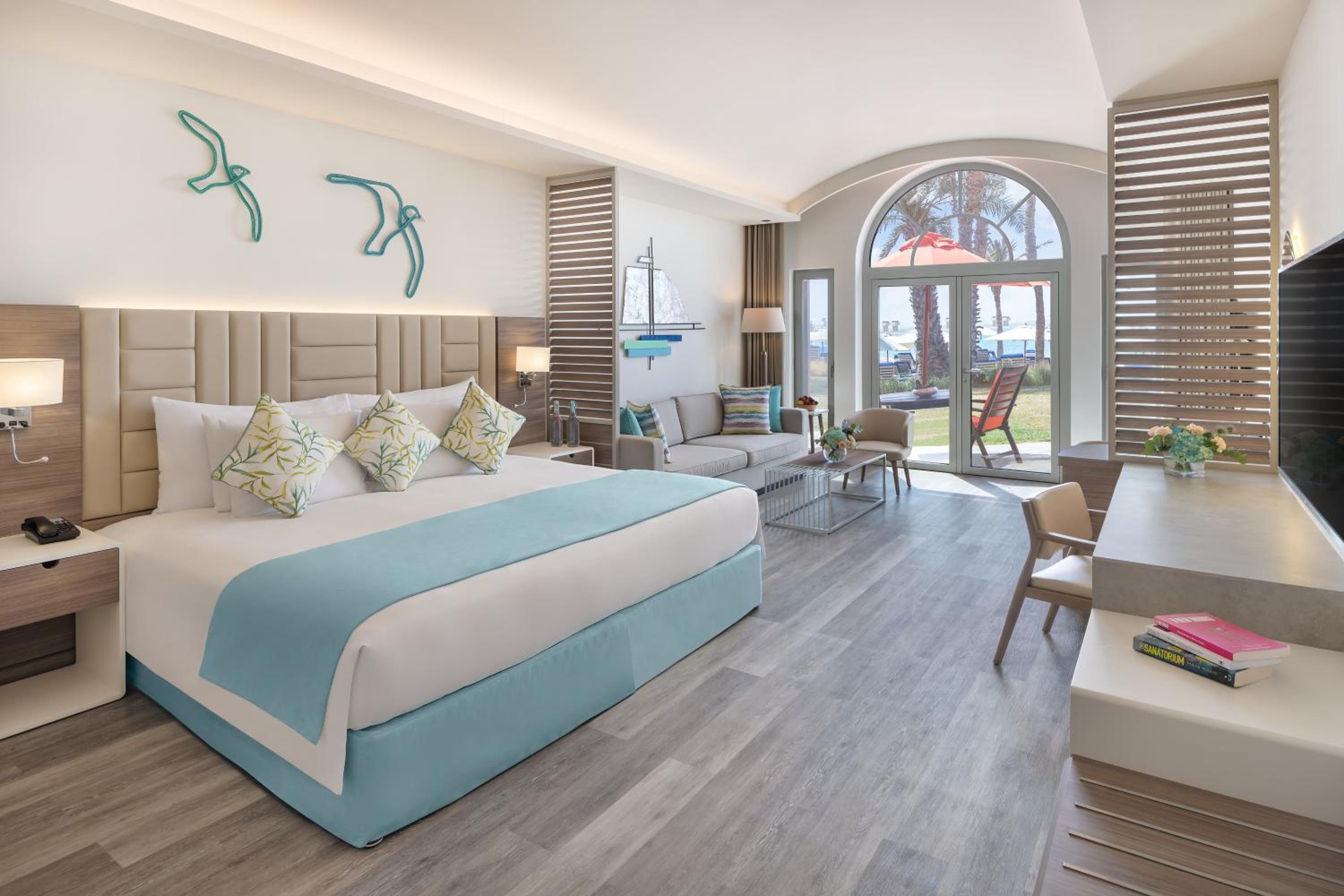 Beachfront Terrace Junior Suite with Dedicated Pool & Beach Access photo 2