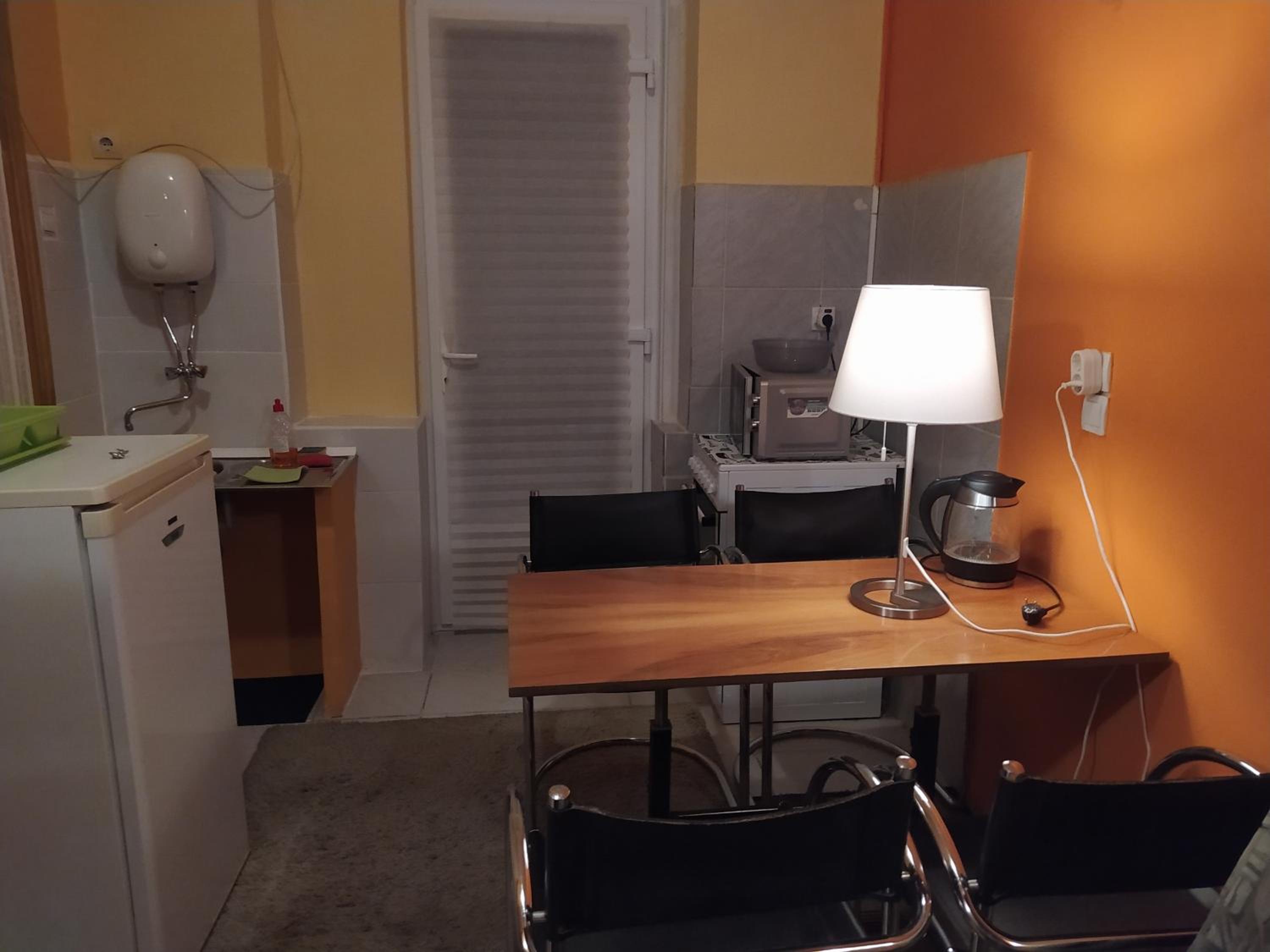 Standard Double or Twin Room - Photo 9