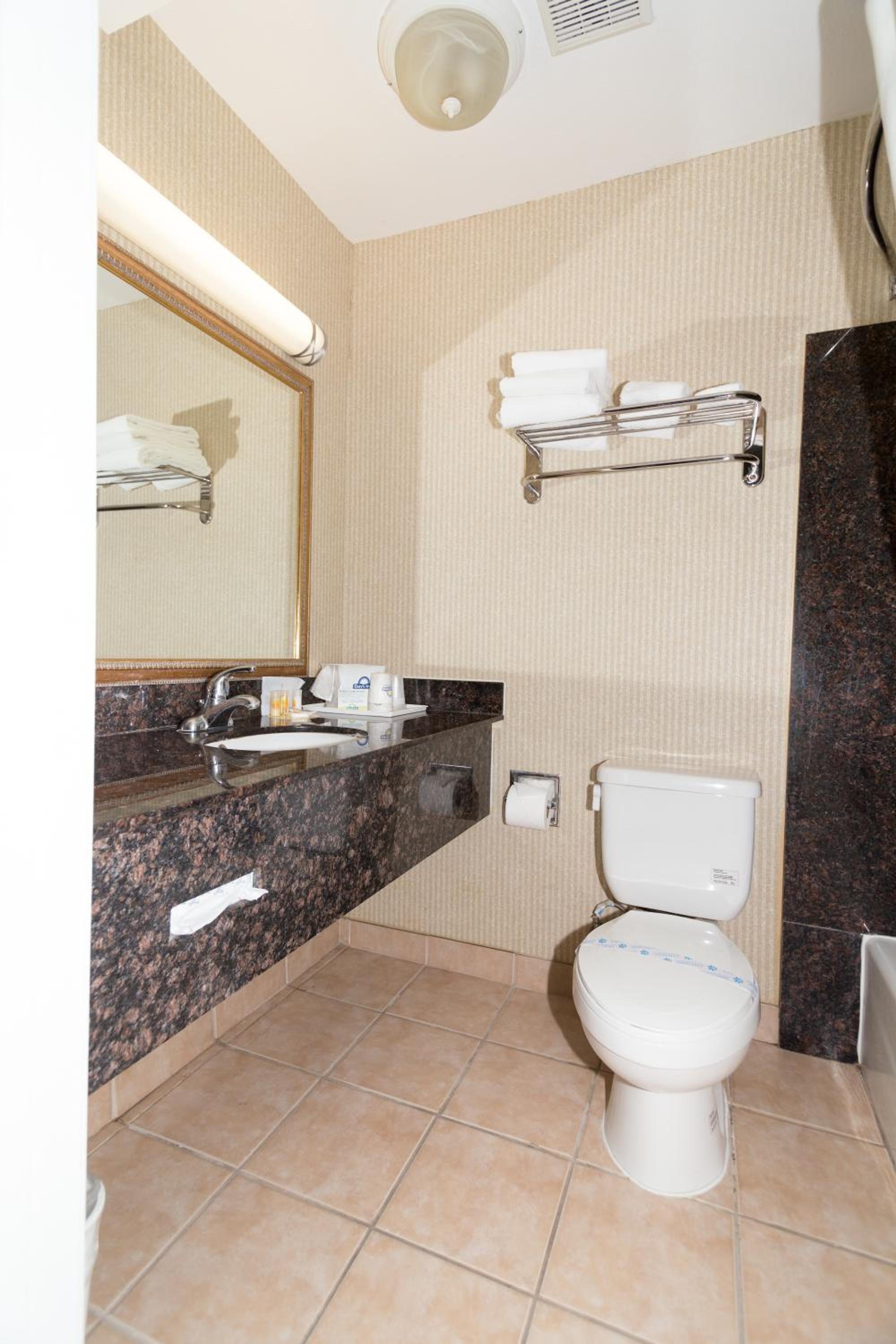 King Room - Non-Smoking - Photo 4