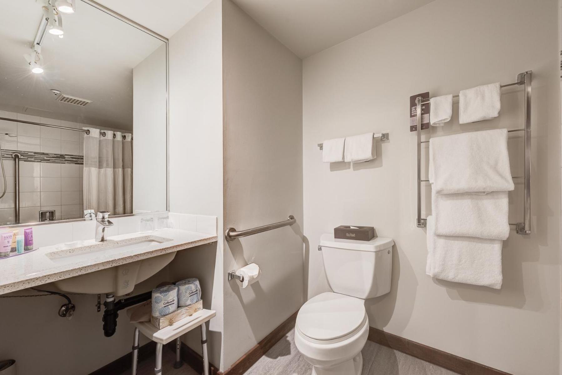 Blackcomb Springs Suites by CLIQUE, Billede 8