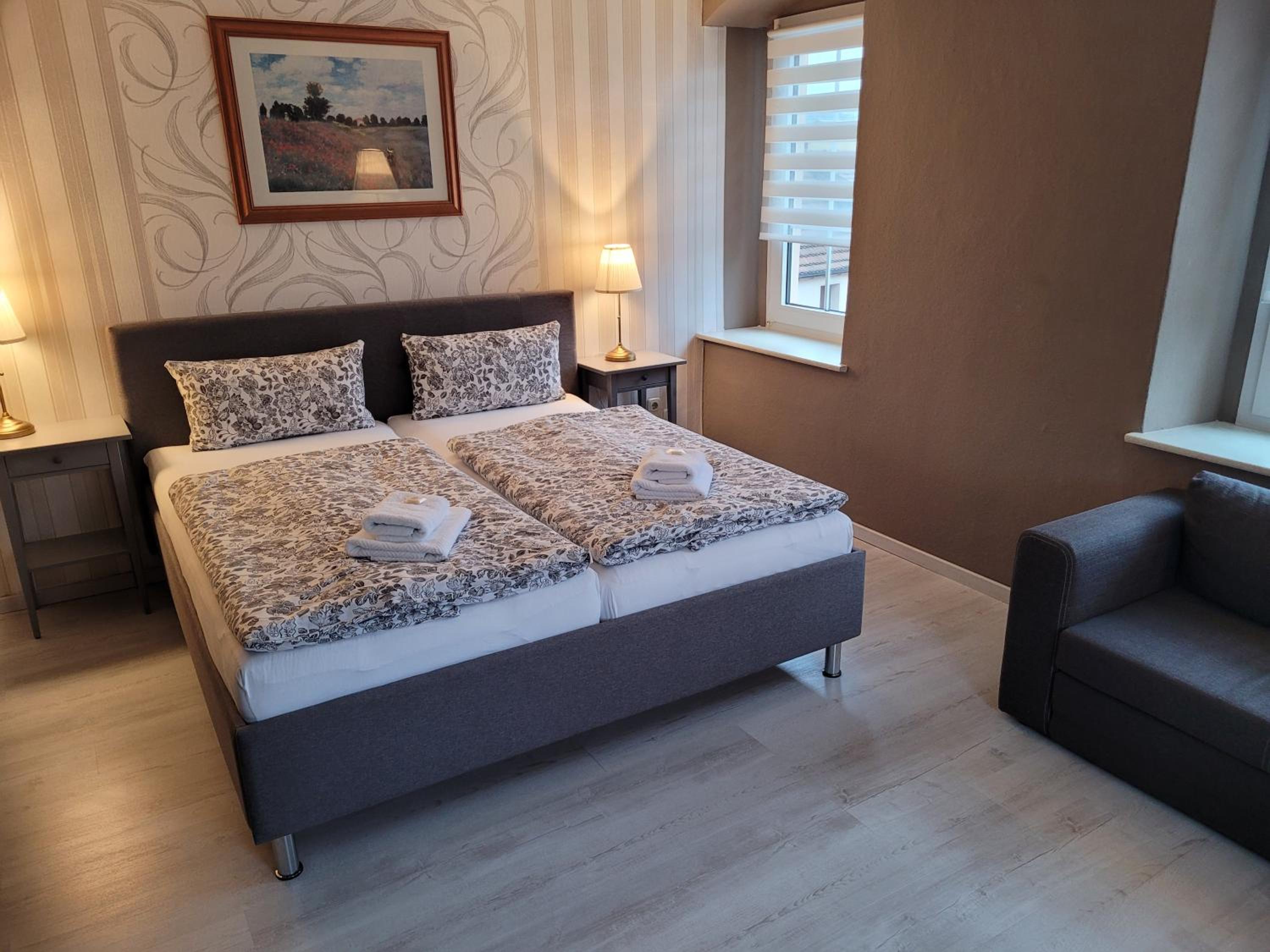 Double Room with Private Bathroom - Photo 1