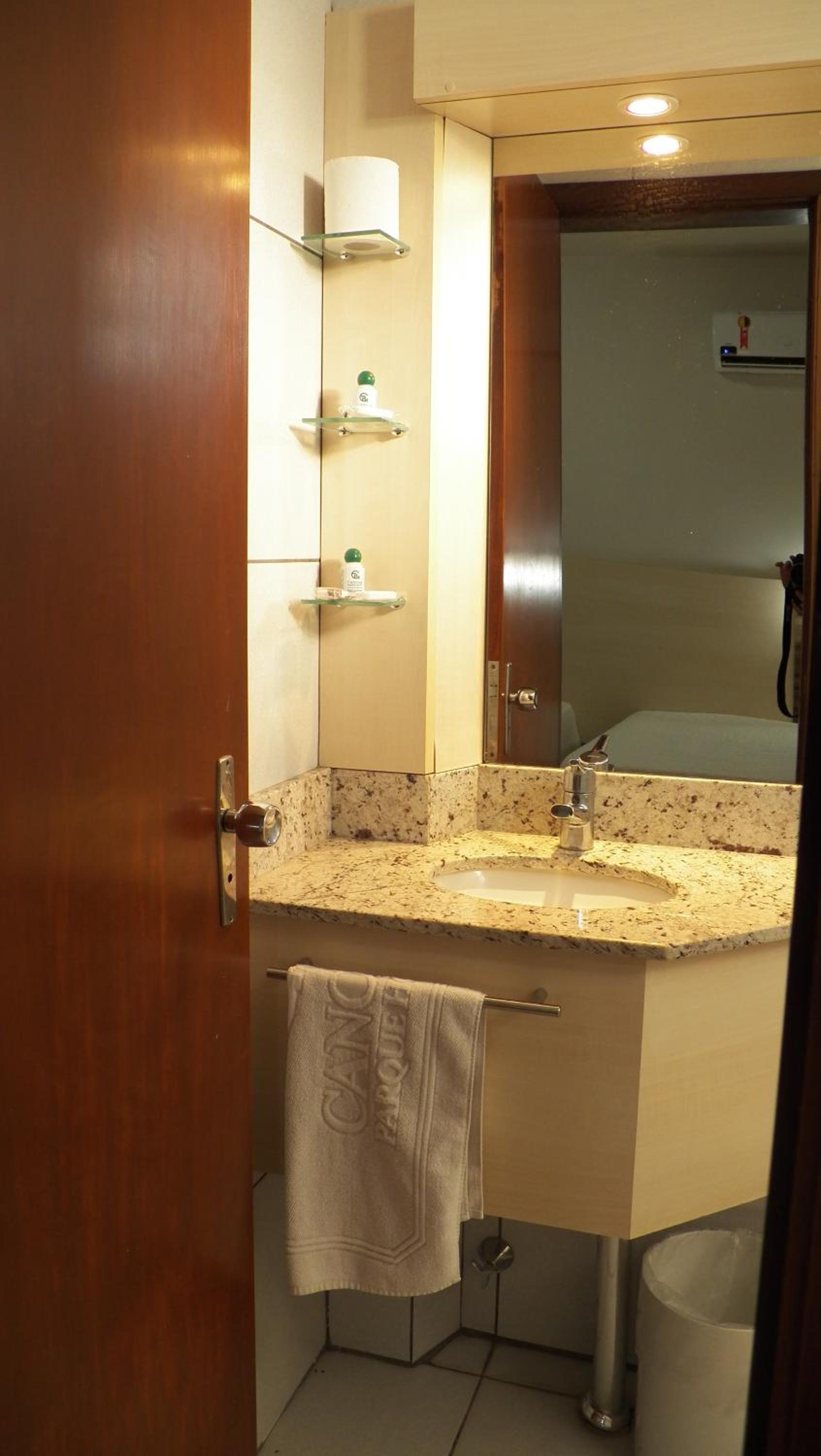 Economy Room with One Double Bed photo 3