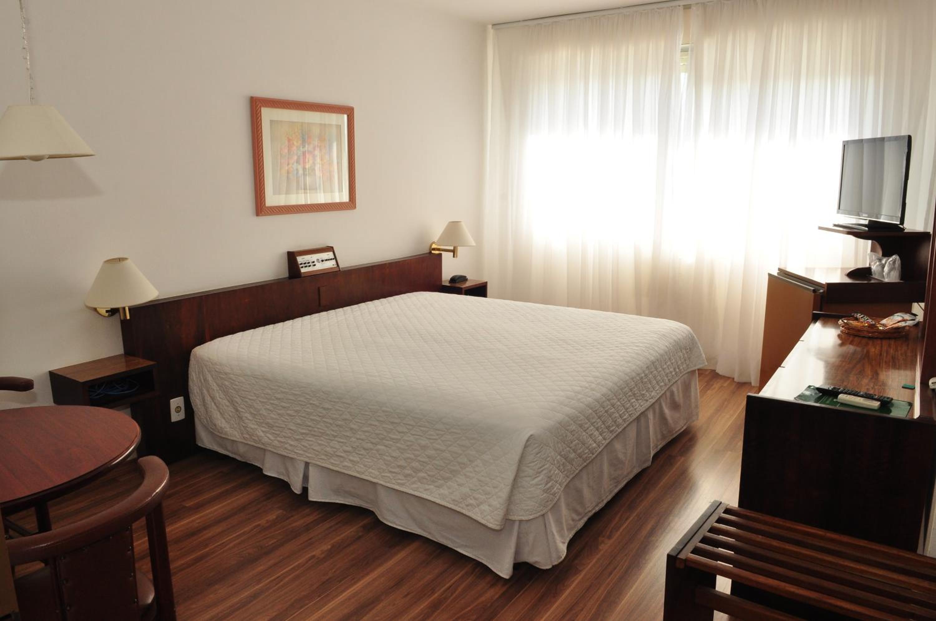 Deluxe King Room photo 1