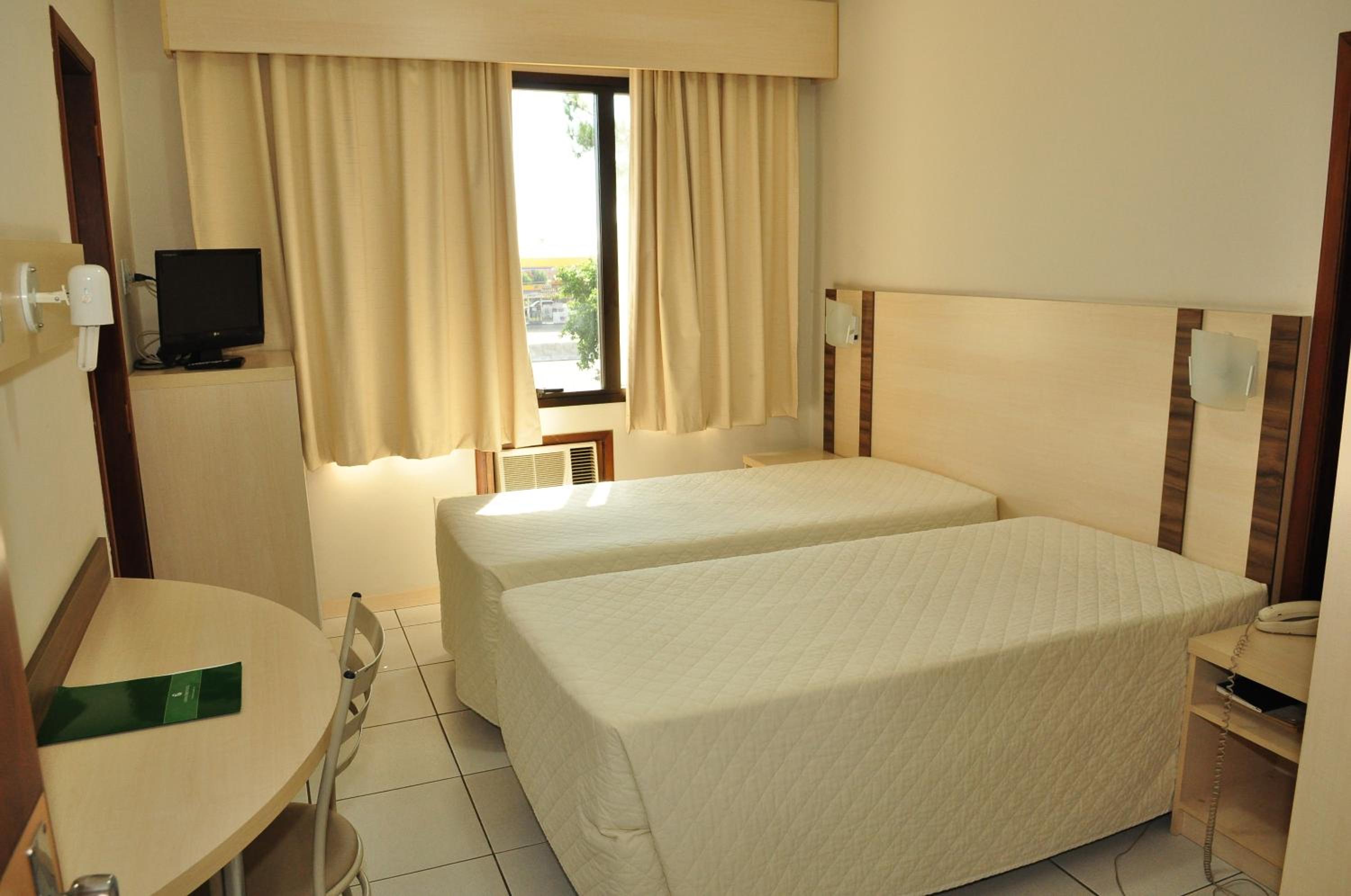 Economy Room with One Double Bed photo 2