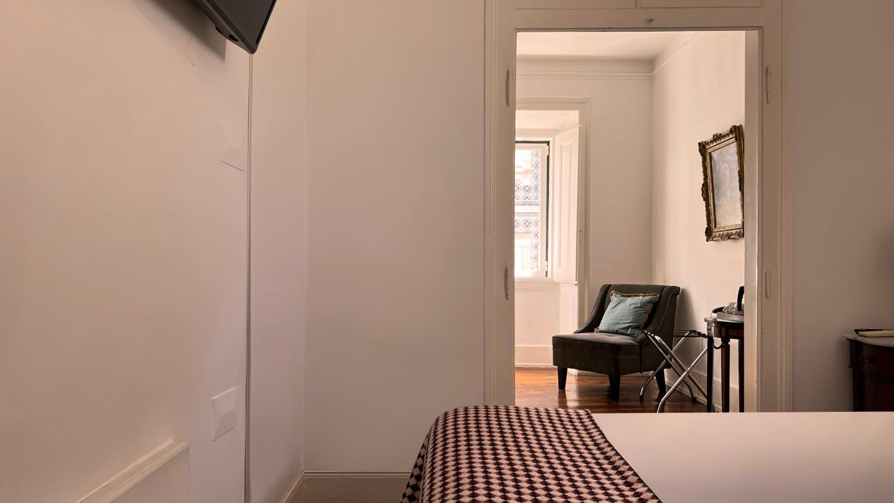 Double or Twin Room - Photo 4