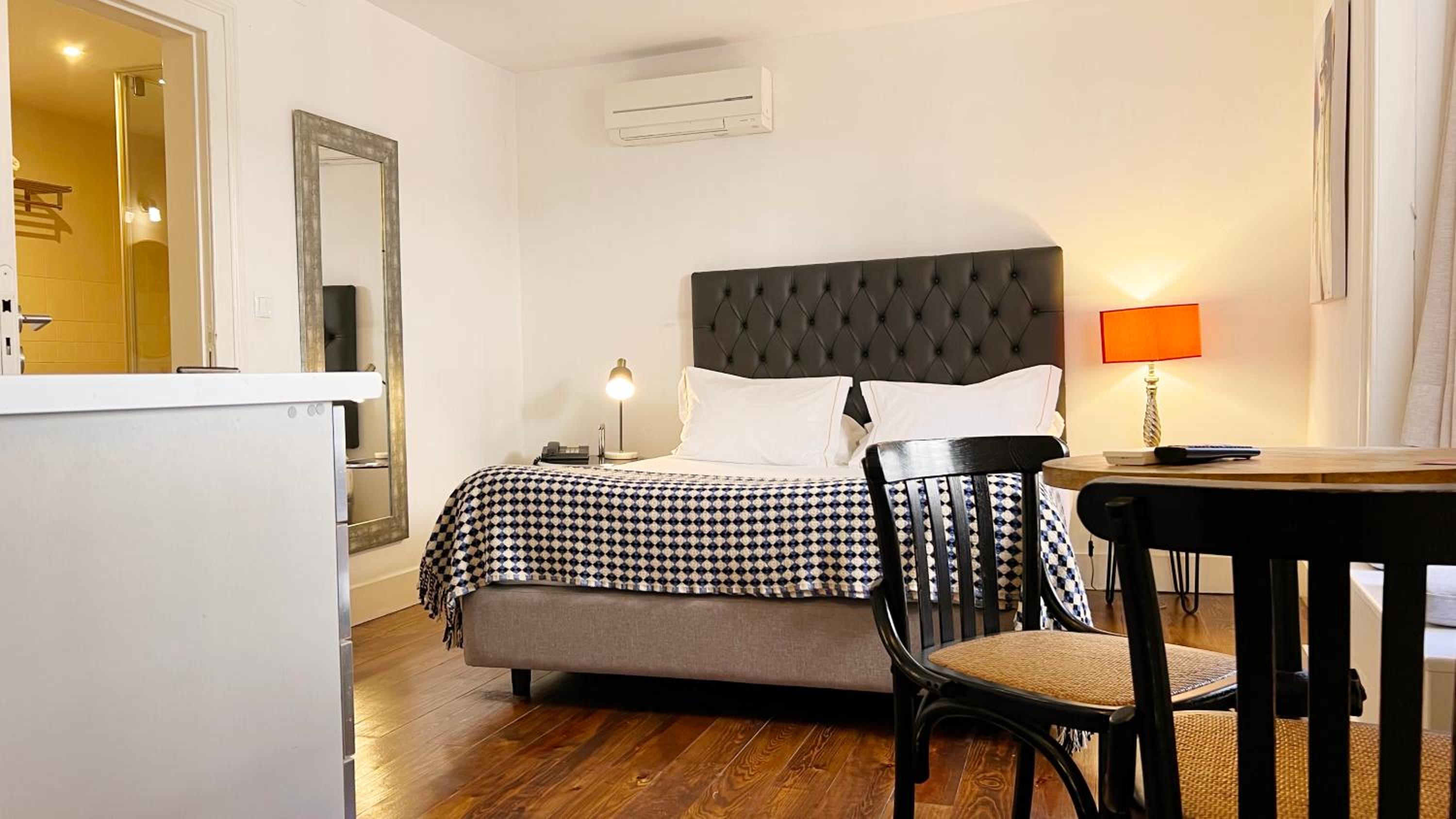 Double or Twin Room - Photo 3