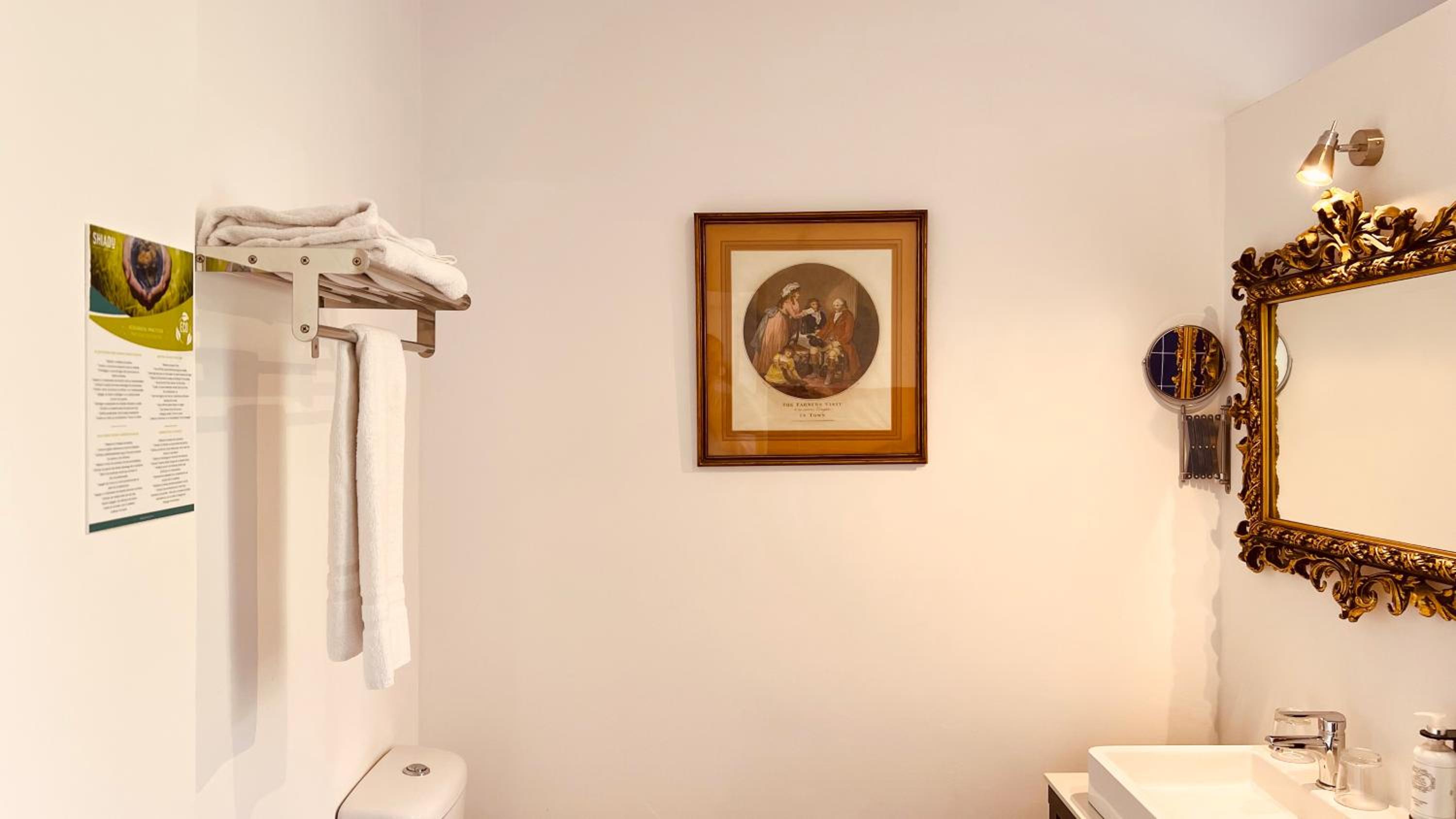 Double Room with City View - Photo 3