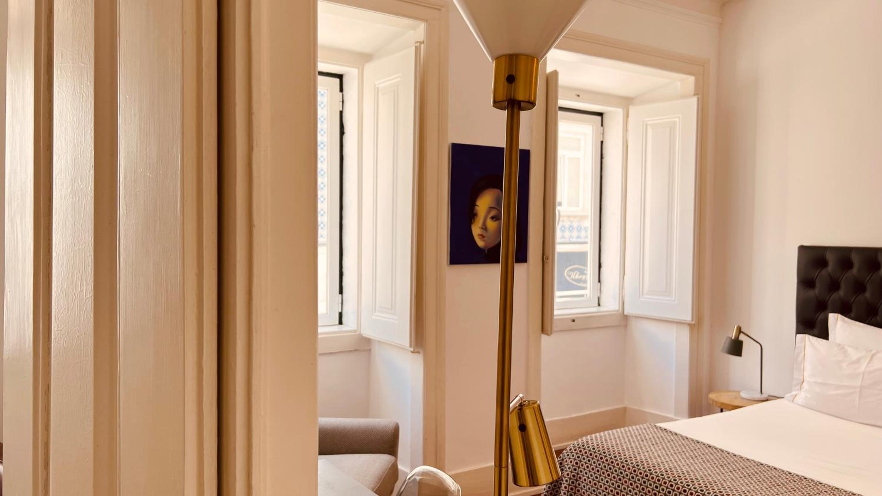 Double Room with City View - Photo 4