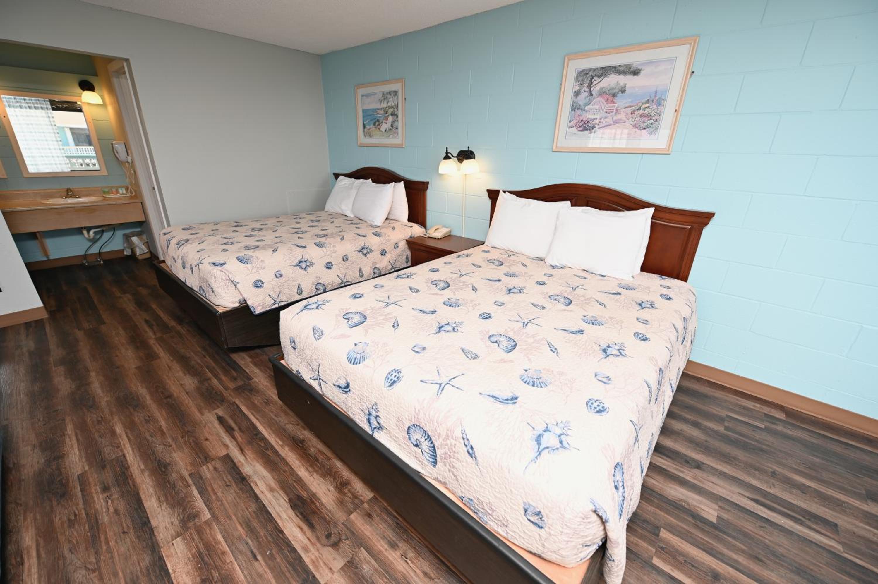 Standard Queen Room photo 1
