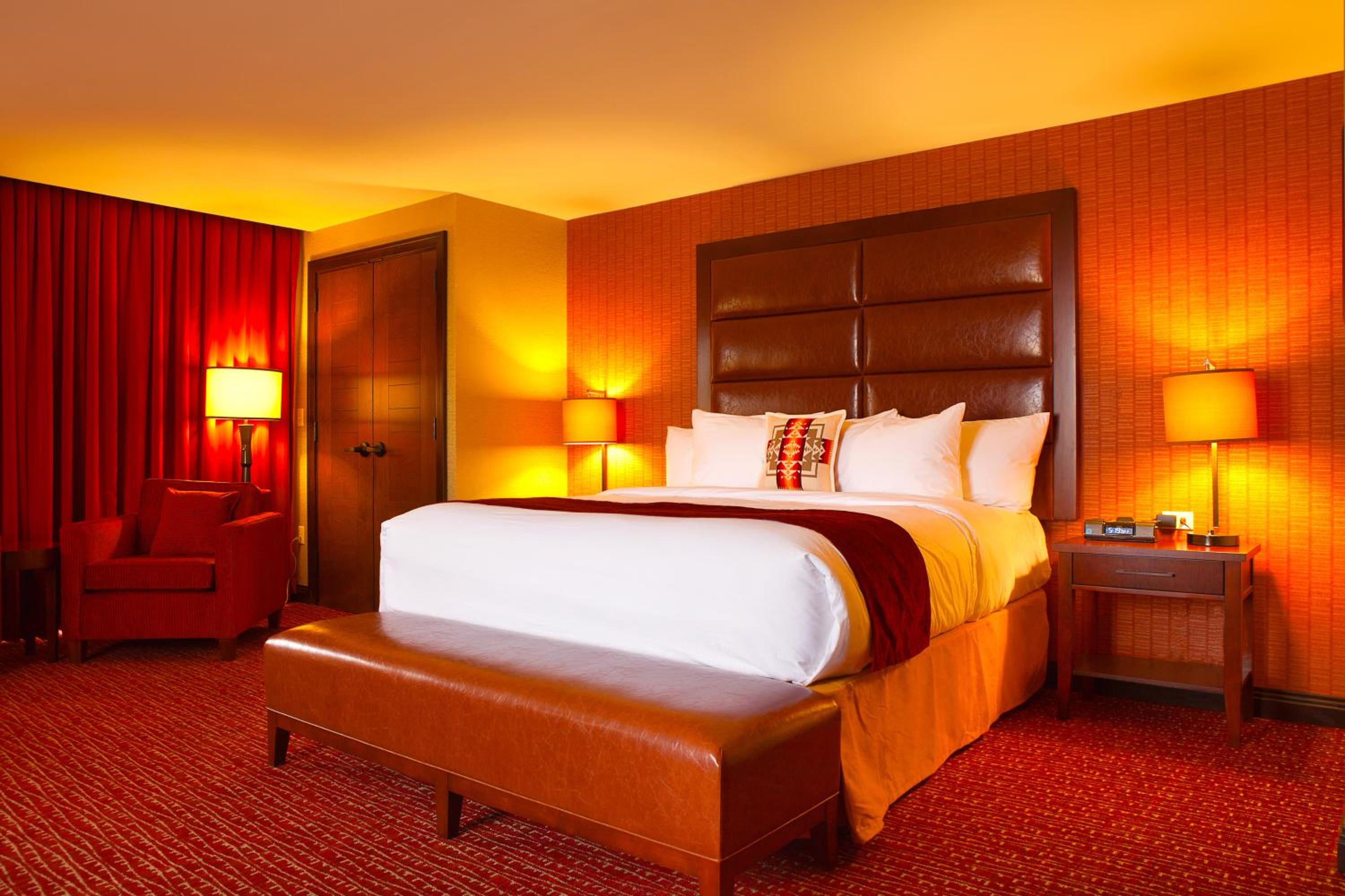 Standard King Room photo 1