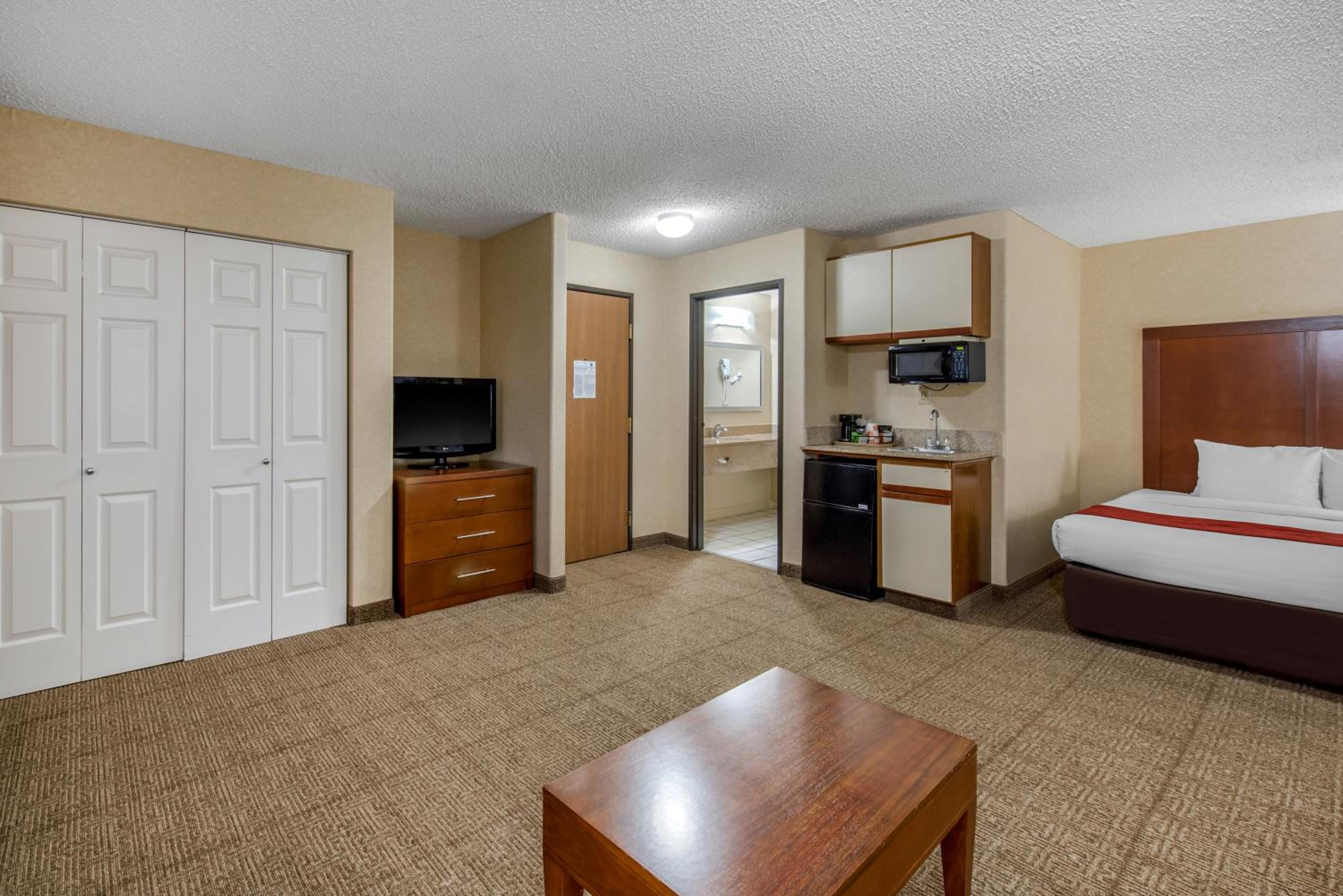 Suite with Two Double Beds - Non-Smoking - Photo 6