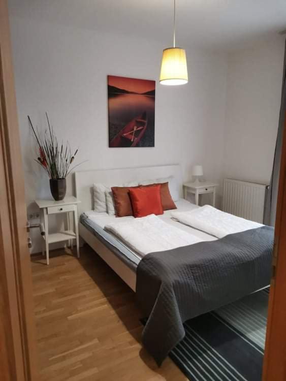 One-Bedroom Apartment - Photo 1