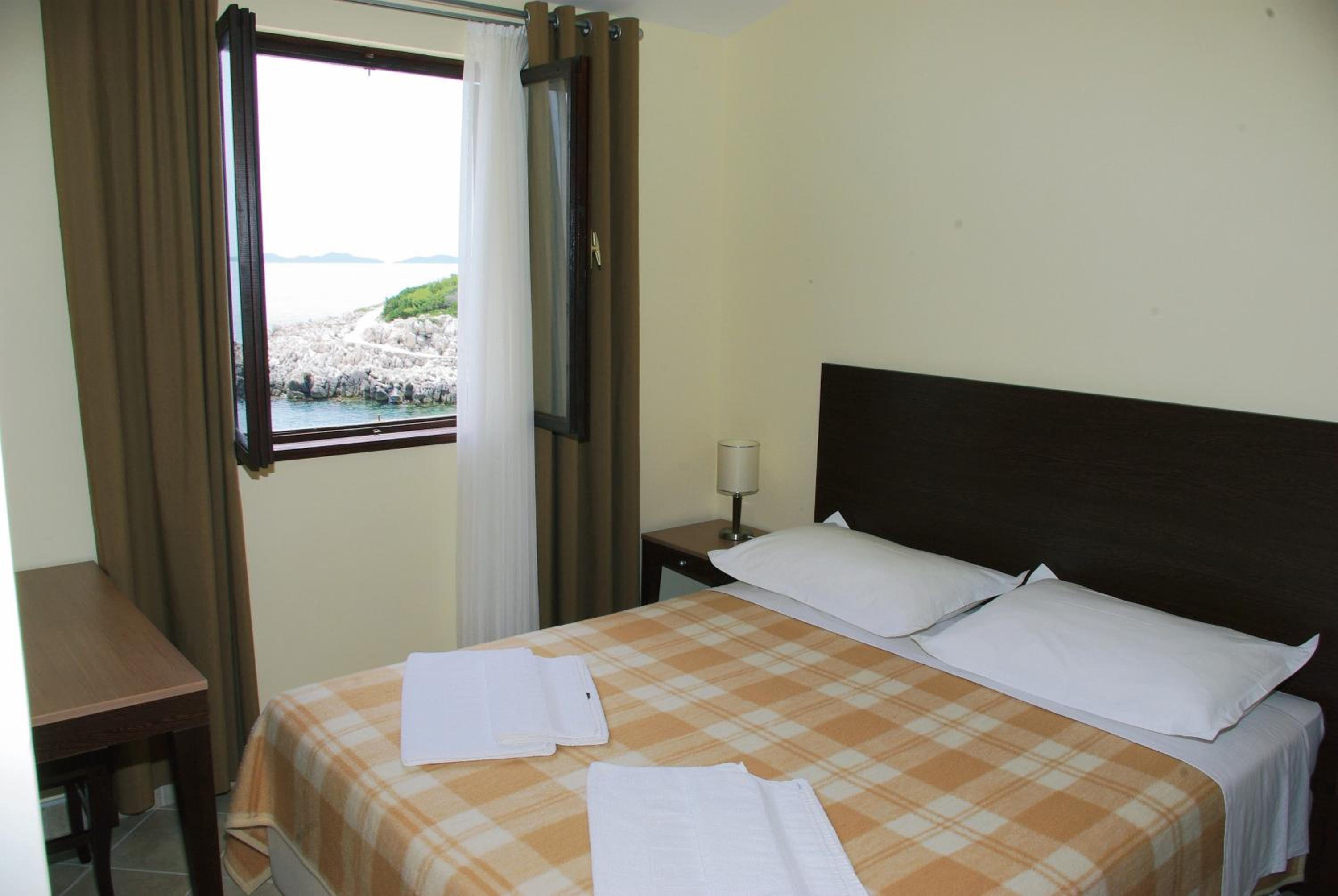 Two-Bedroom Suite - Photo 2