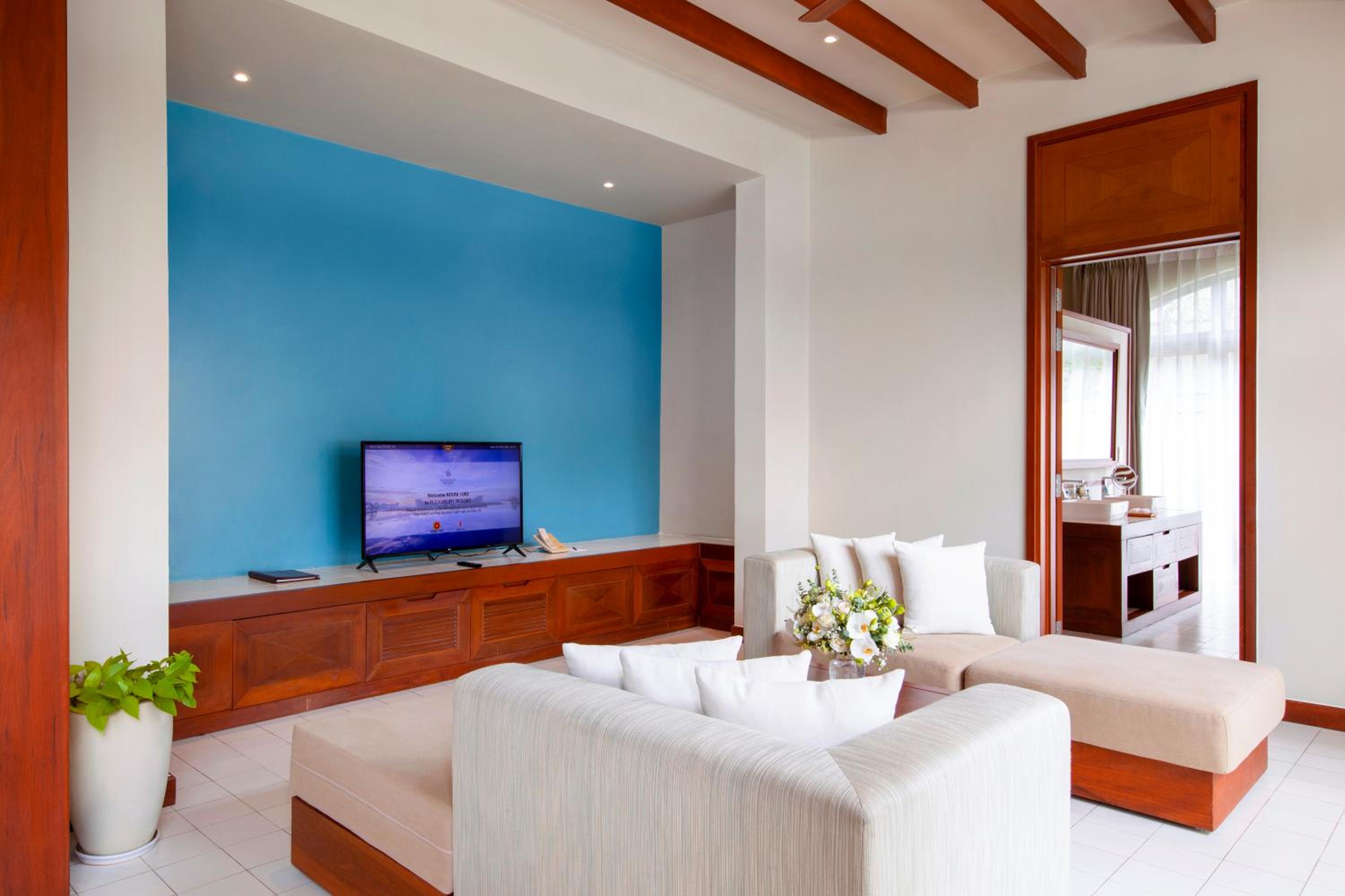 Seaview Villa photo 2