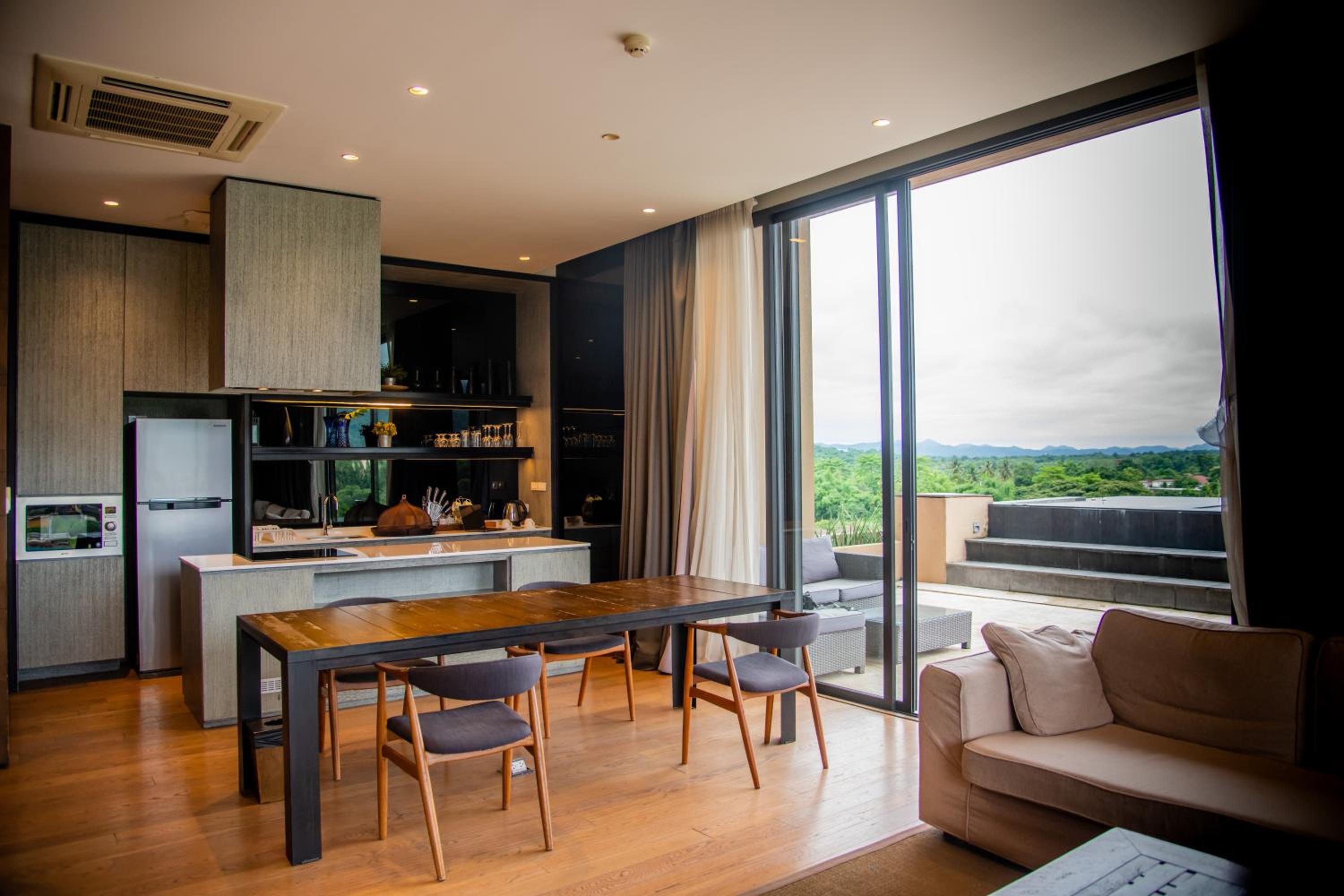 Penthouse Apartment photo 2
