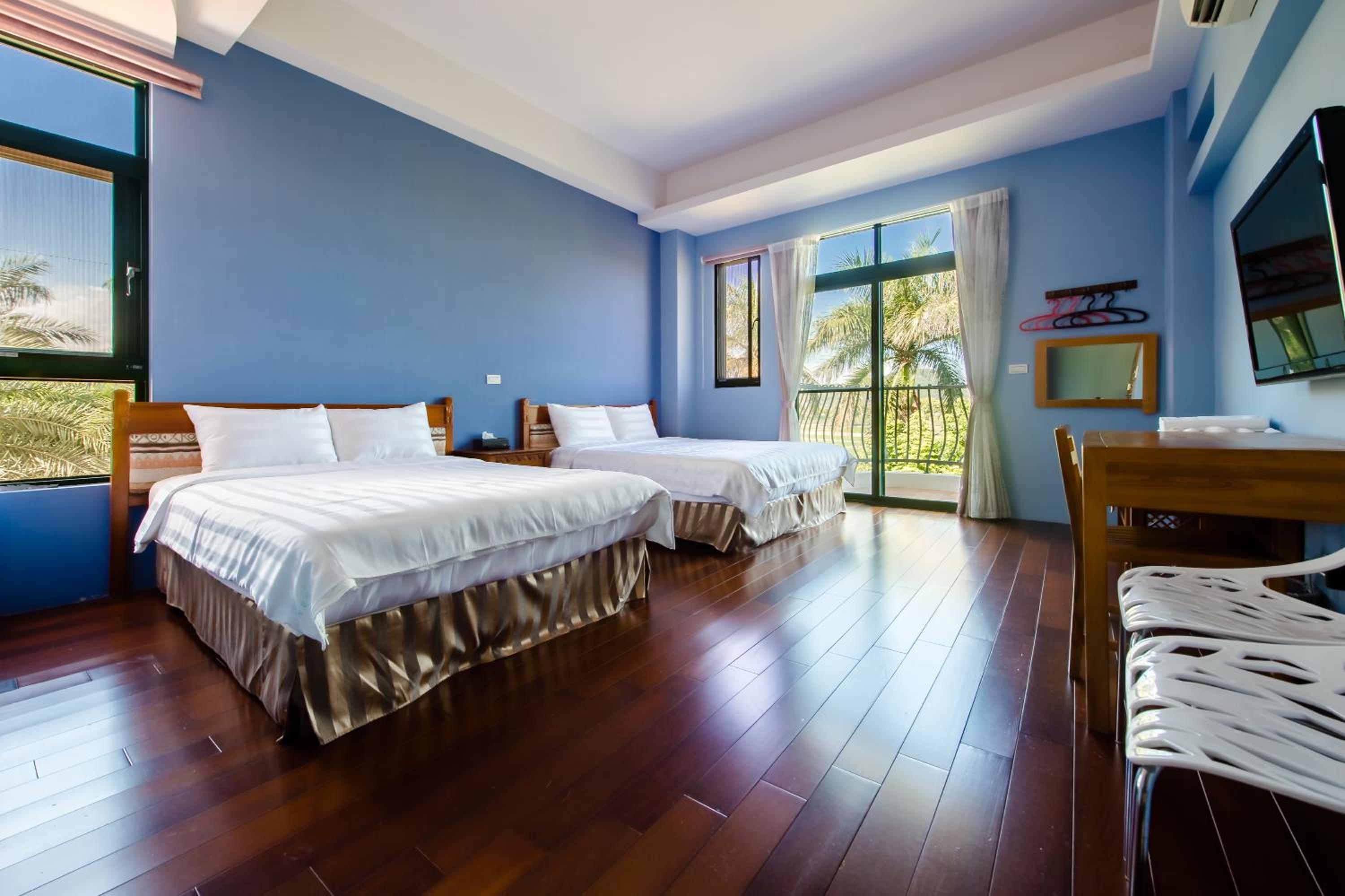 Quadruple Room with Balcony photo 2