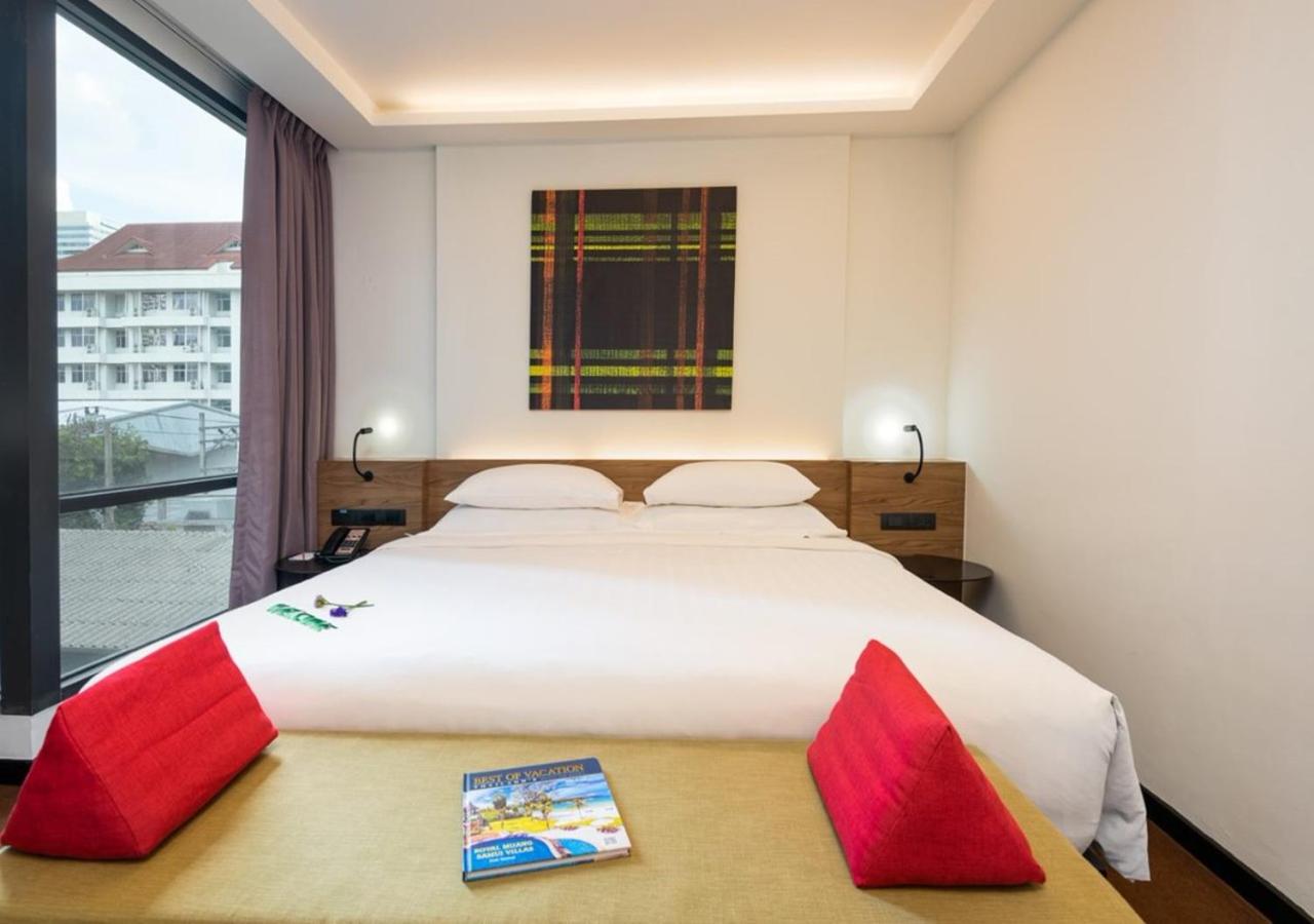 Deluxe King Room photo 3
