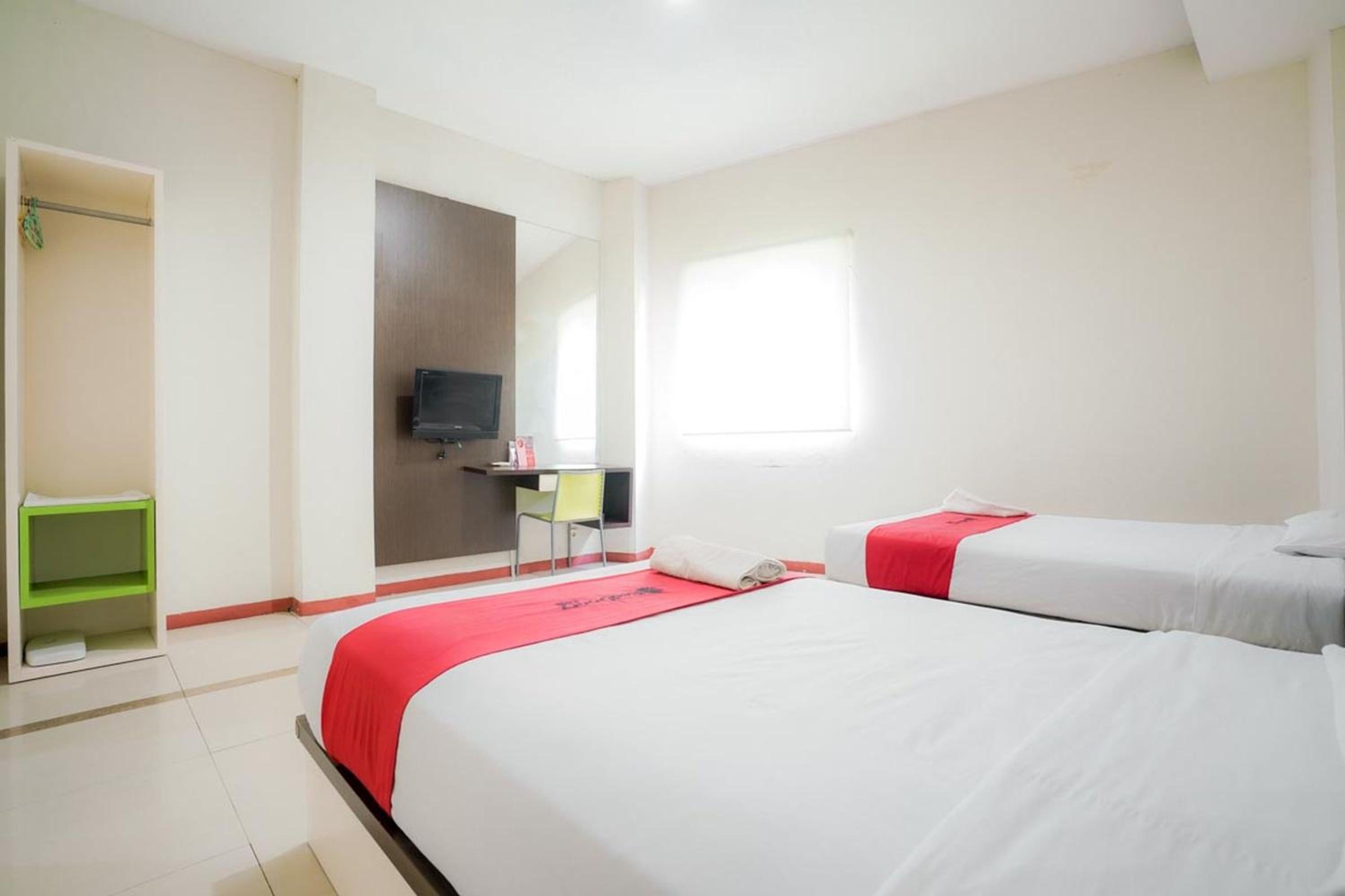Twin Room - Photo 10