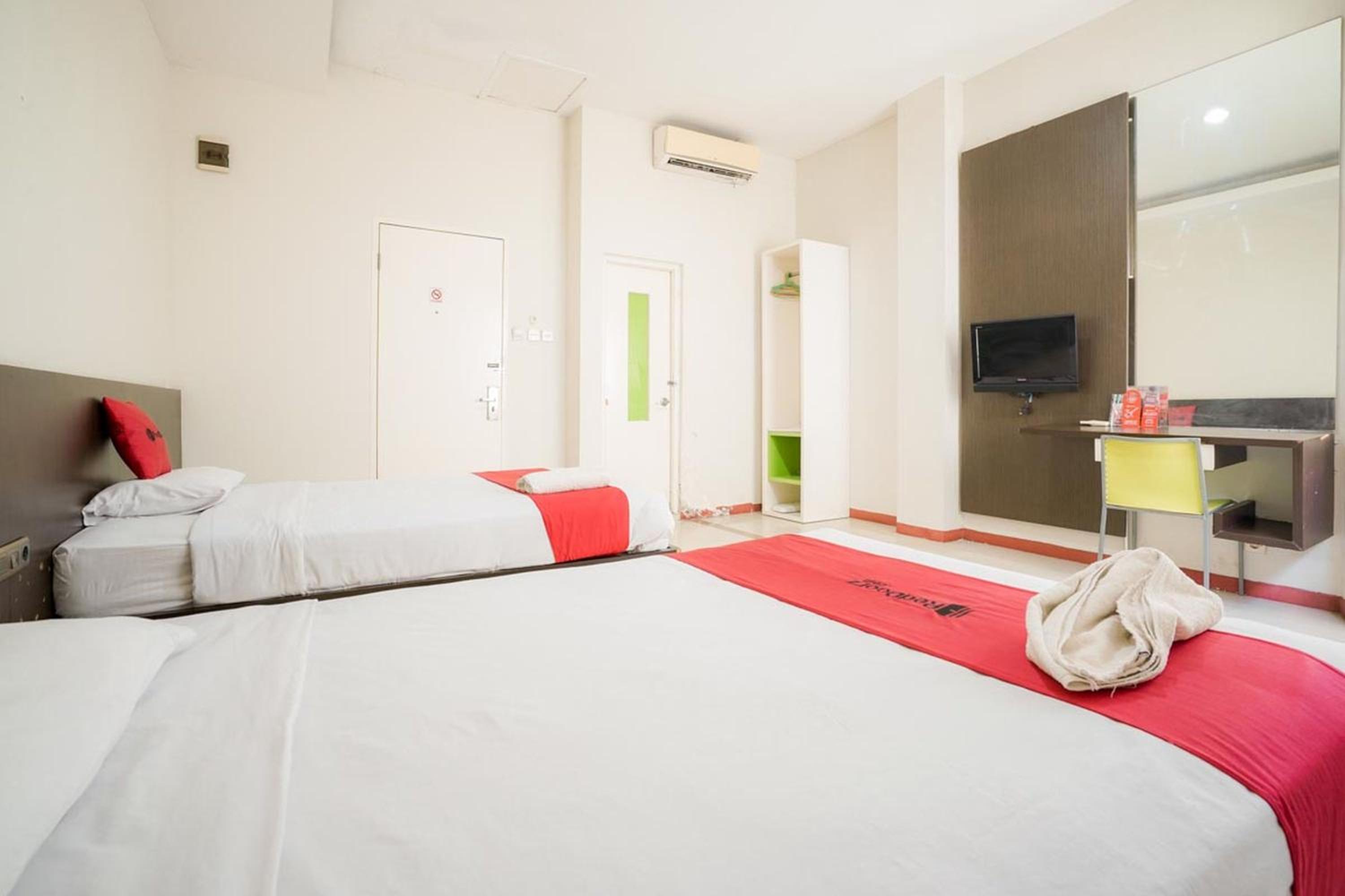 Twin Room - Photo 9