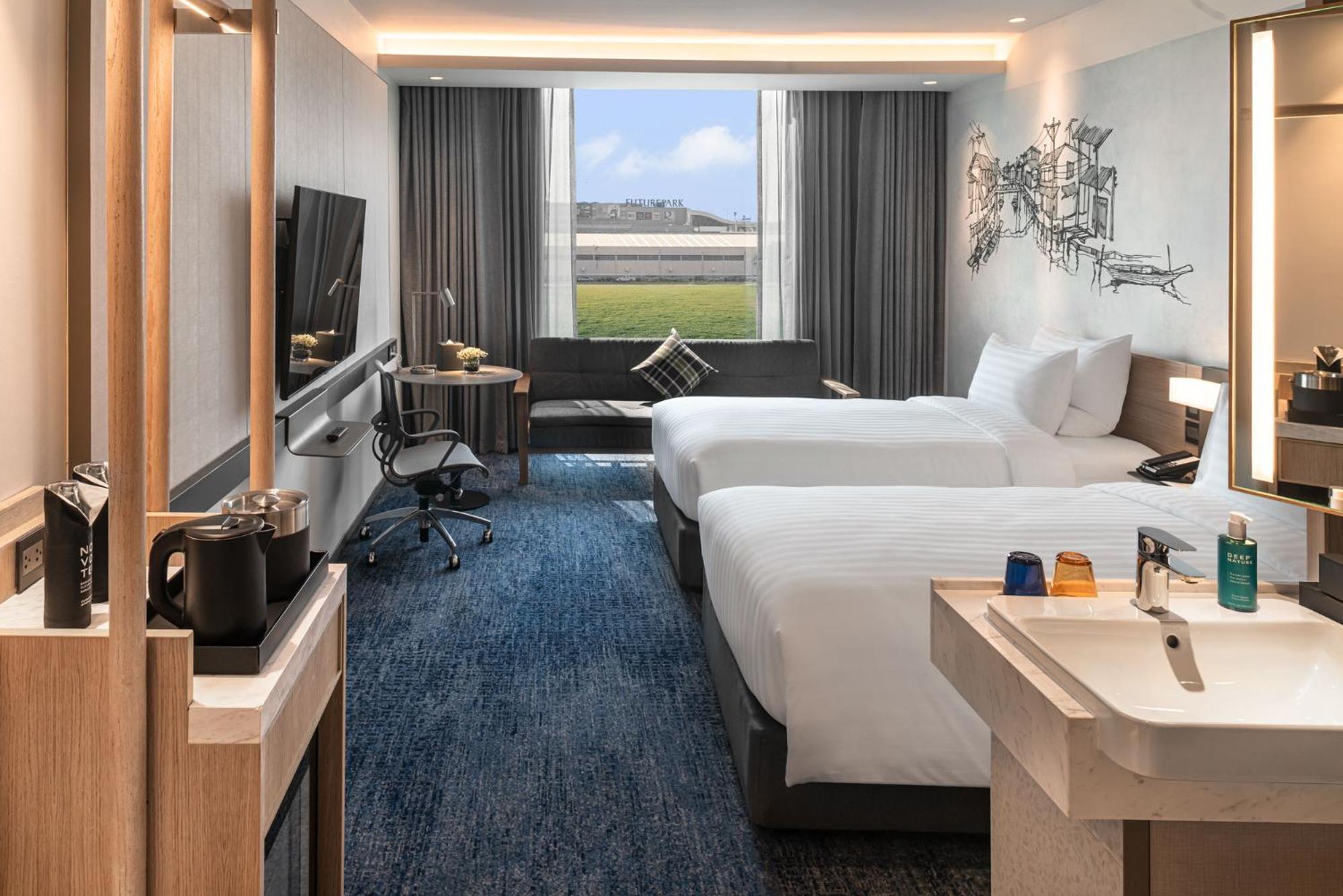 Deluxe Corner Twin Room - Photo 4