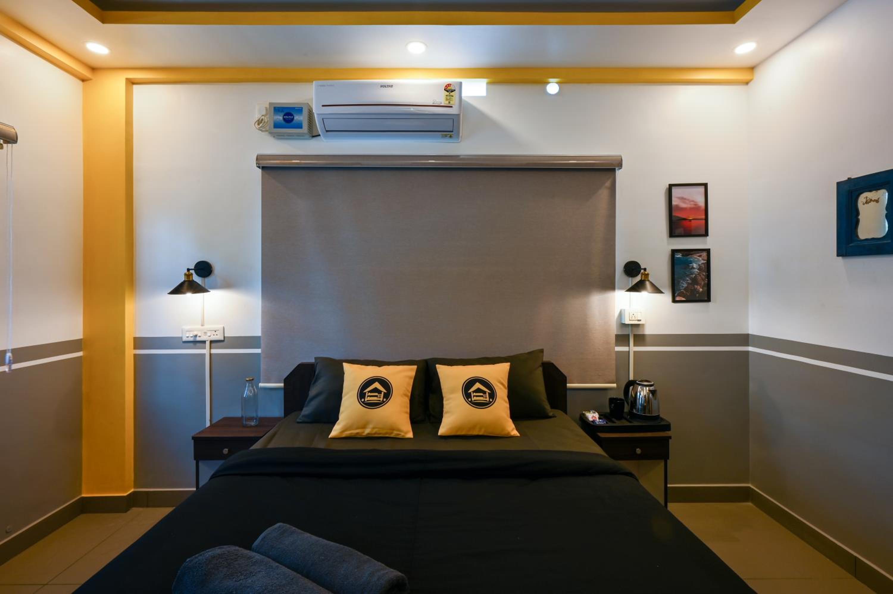 Deluxe Double Room with Balcony photo 3