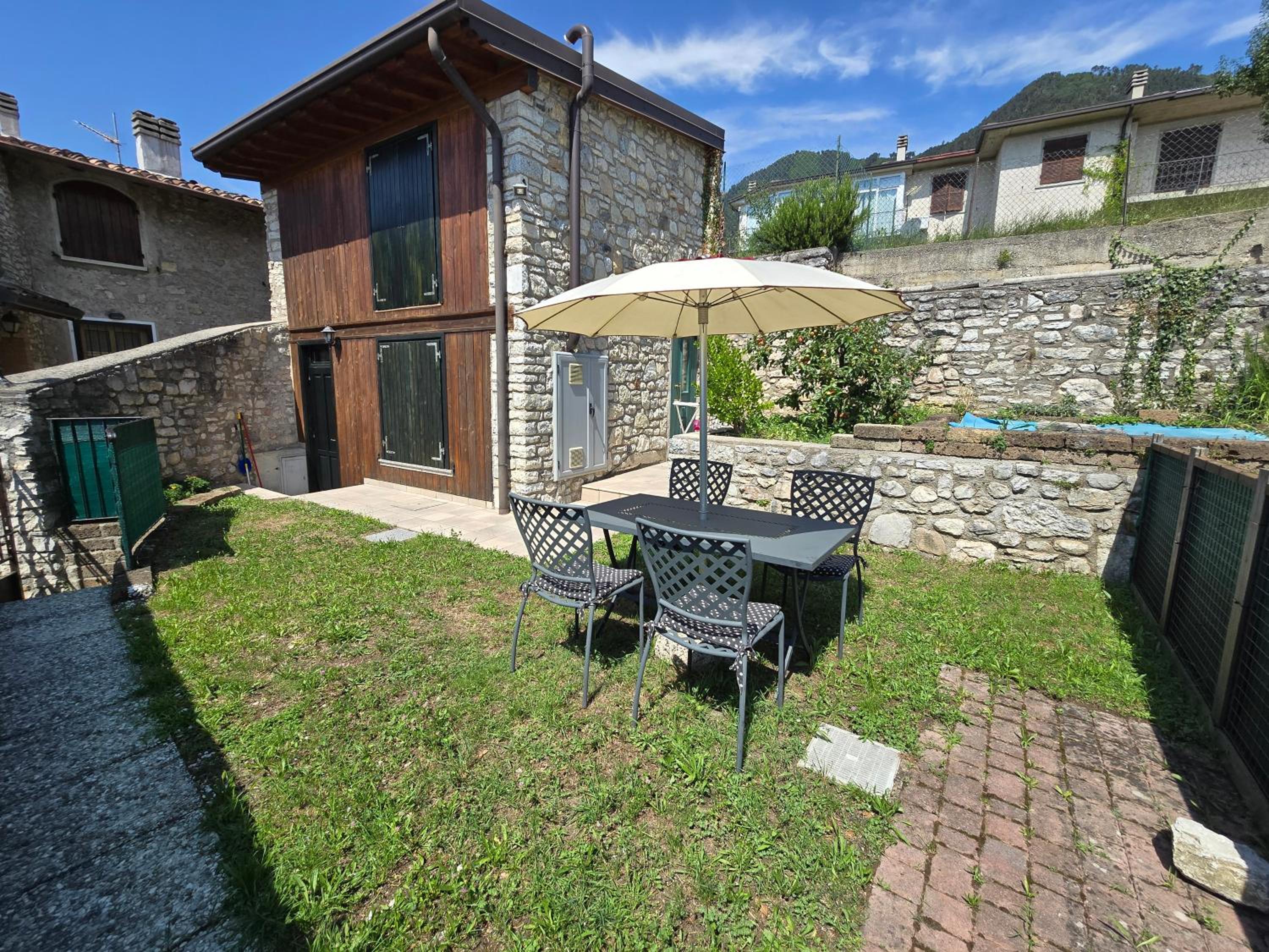 One-Bedroom Apartment with Garden