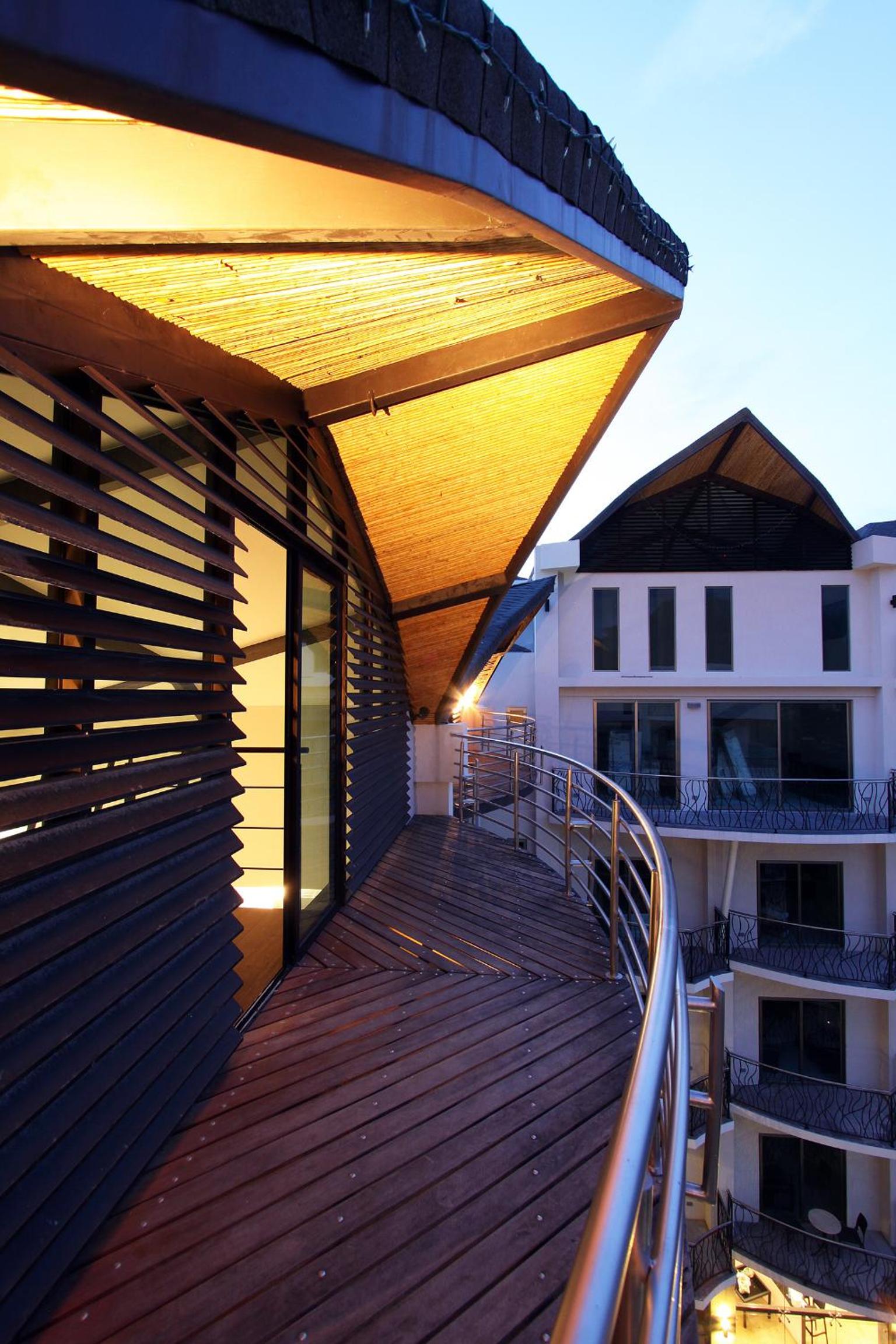 1 Bedroom DUPLEX LOFT With Kitchen, Living room, Loft, 3 balconies photo 2